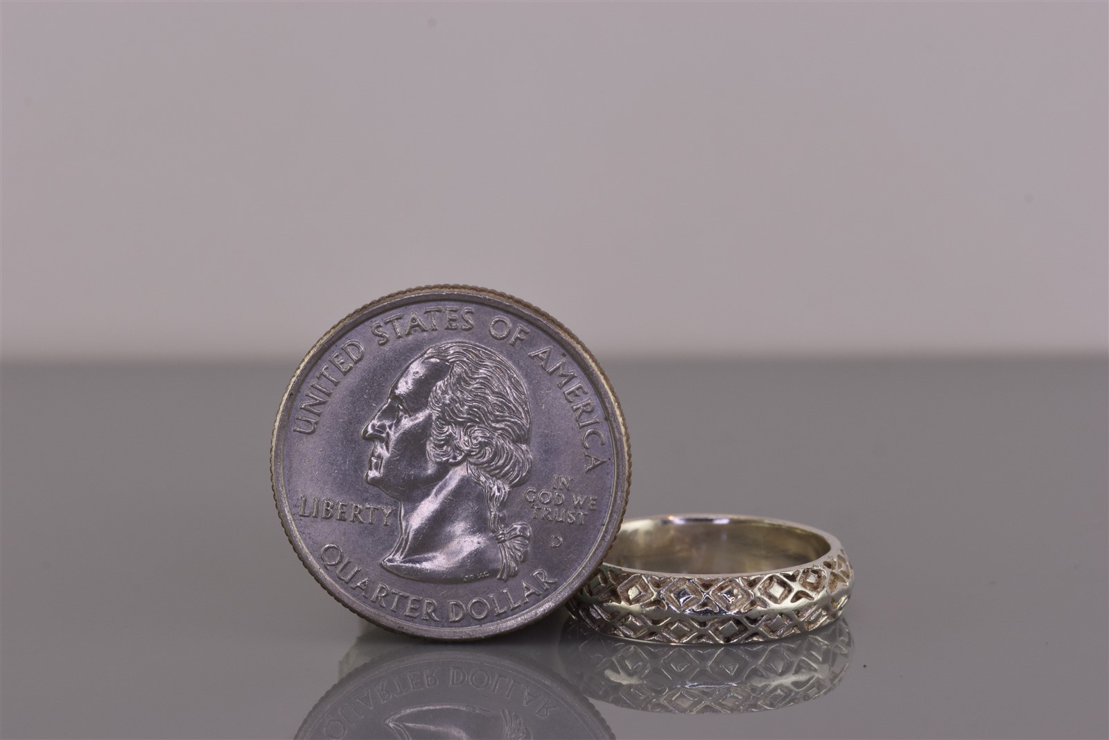 Sterling Silver 5mm Carved X`s & O`s Wedged Band Ring 925 Sz: 6