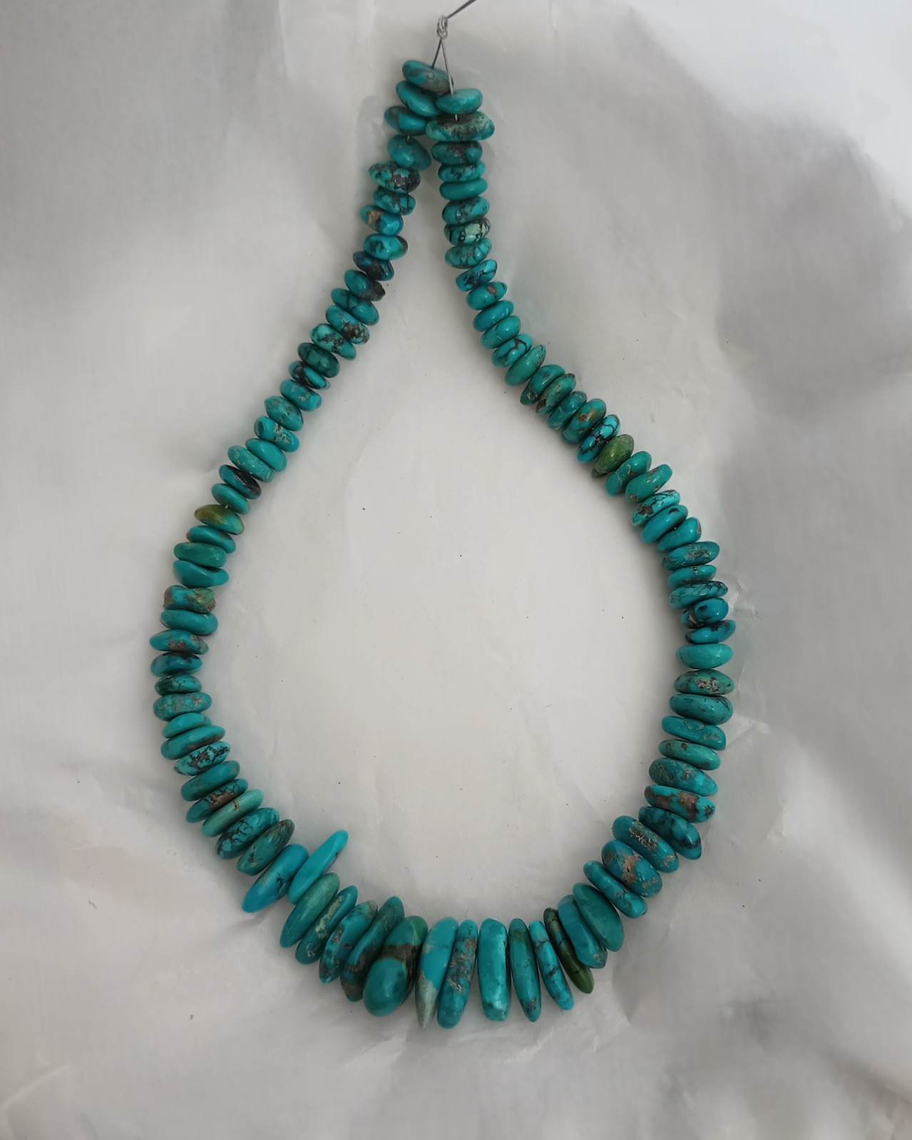 HUBEI CLOUD MOUNTAIN TURQUOISE 8-21MM Long NUGGET BEADS – 15.5″ Strand – 5340E