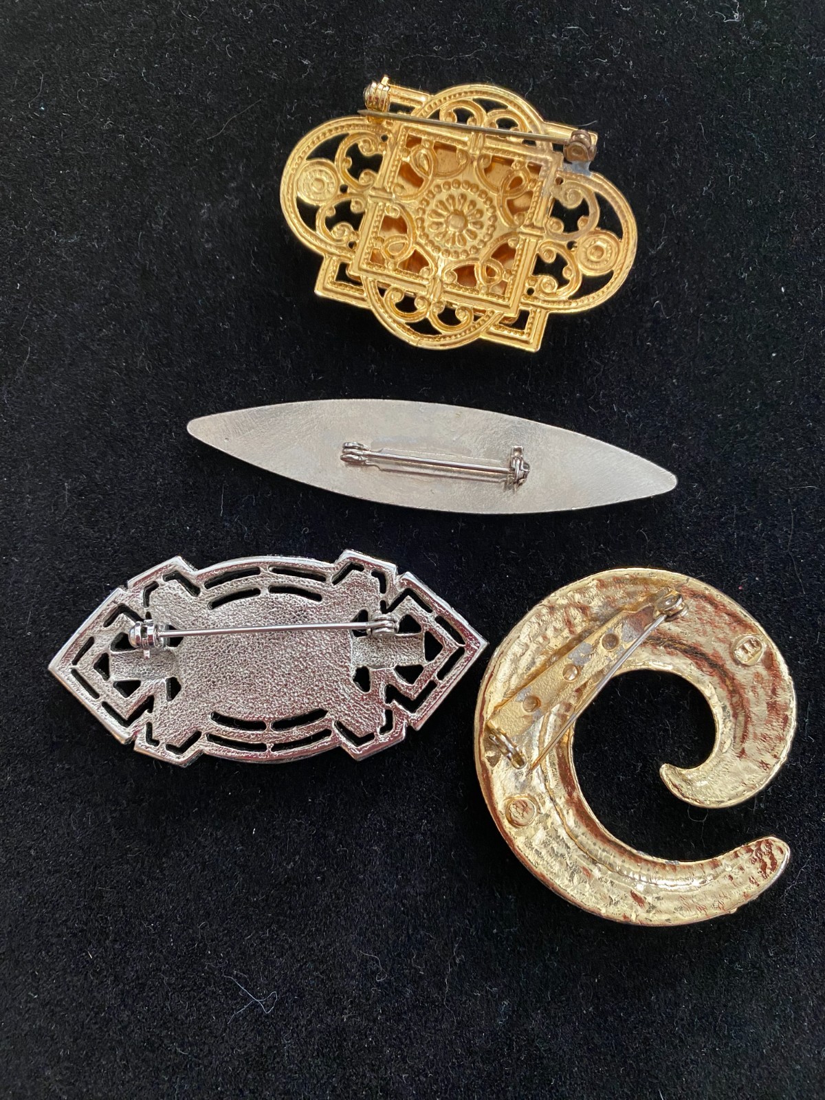 Vintage Lot Of 4 Art Deco Colorful Enameled Brooch Pins Silver & Gold Tones