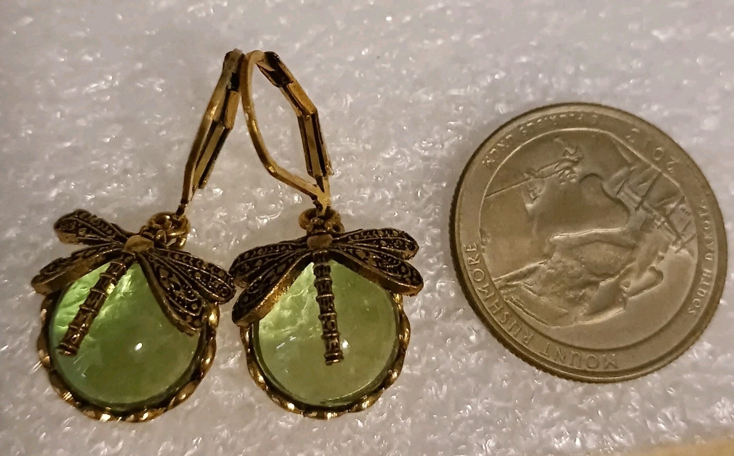Dragonfly Green Boho Leverback Earrings Pre-owned 1″ Dangle