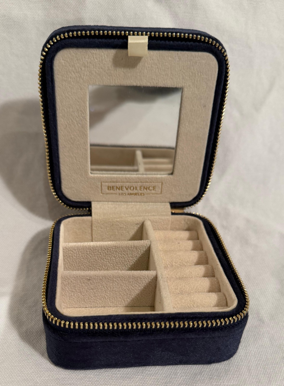 Benevolence LA Travel Jewelry Organizer Velvet Zip Case Ring Storage Blue
