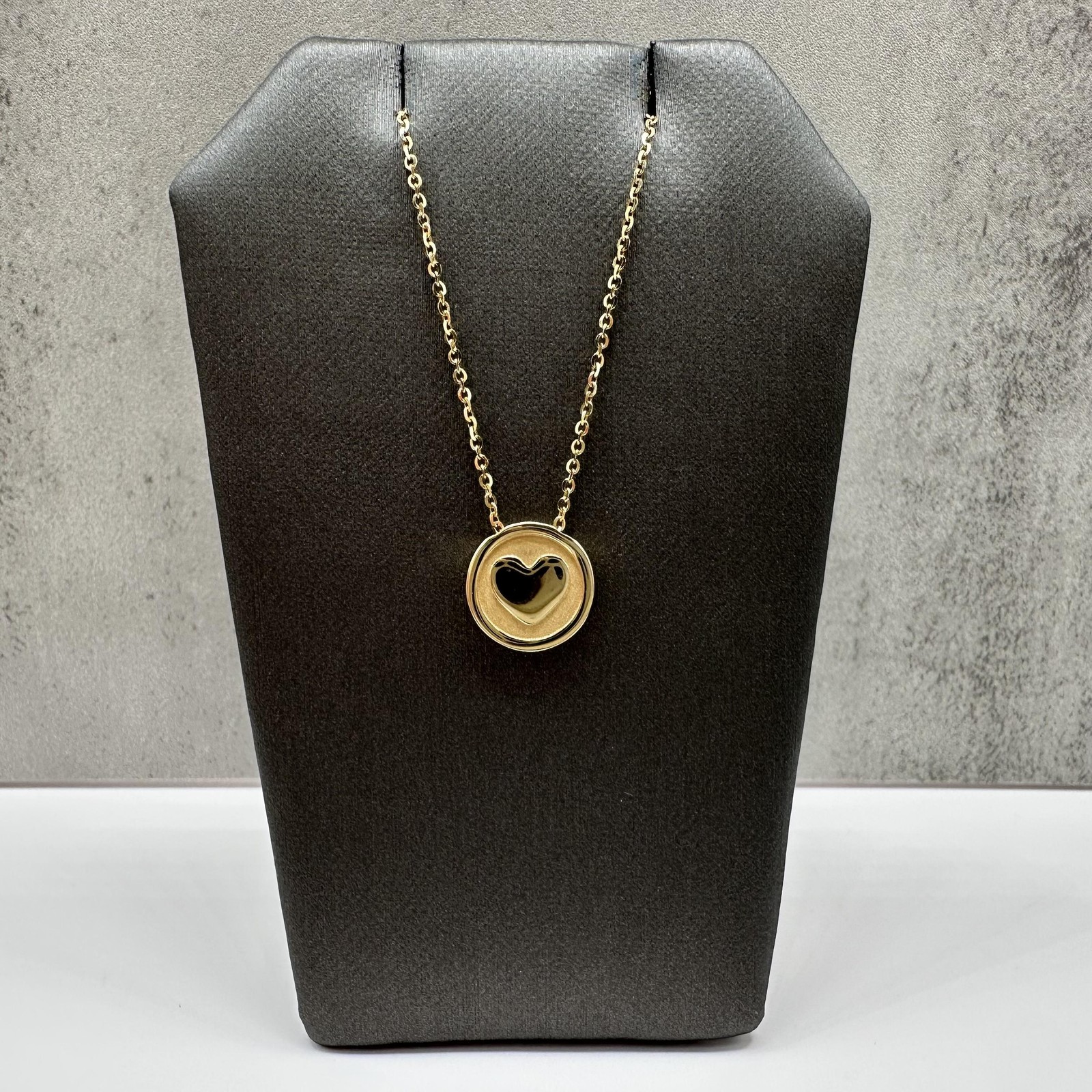 Heart Disc Necklace 14kt Yellow Gold Adjustable 17 18in New