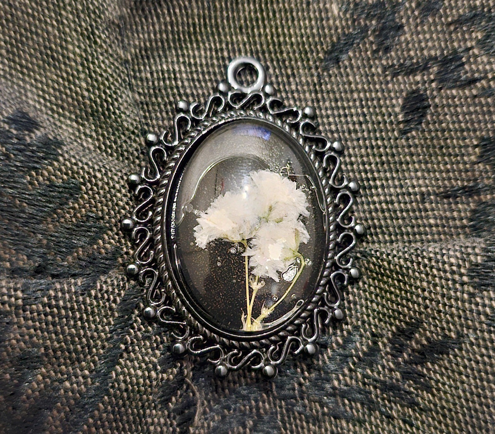 Black Gothic Oval Resin Pendant Real Baby’s Breath Flowers Handmade