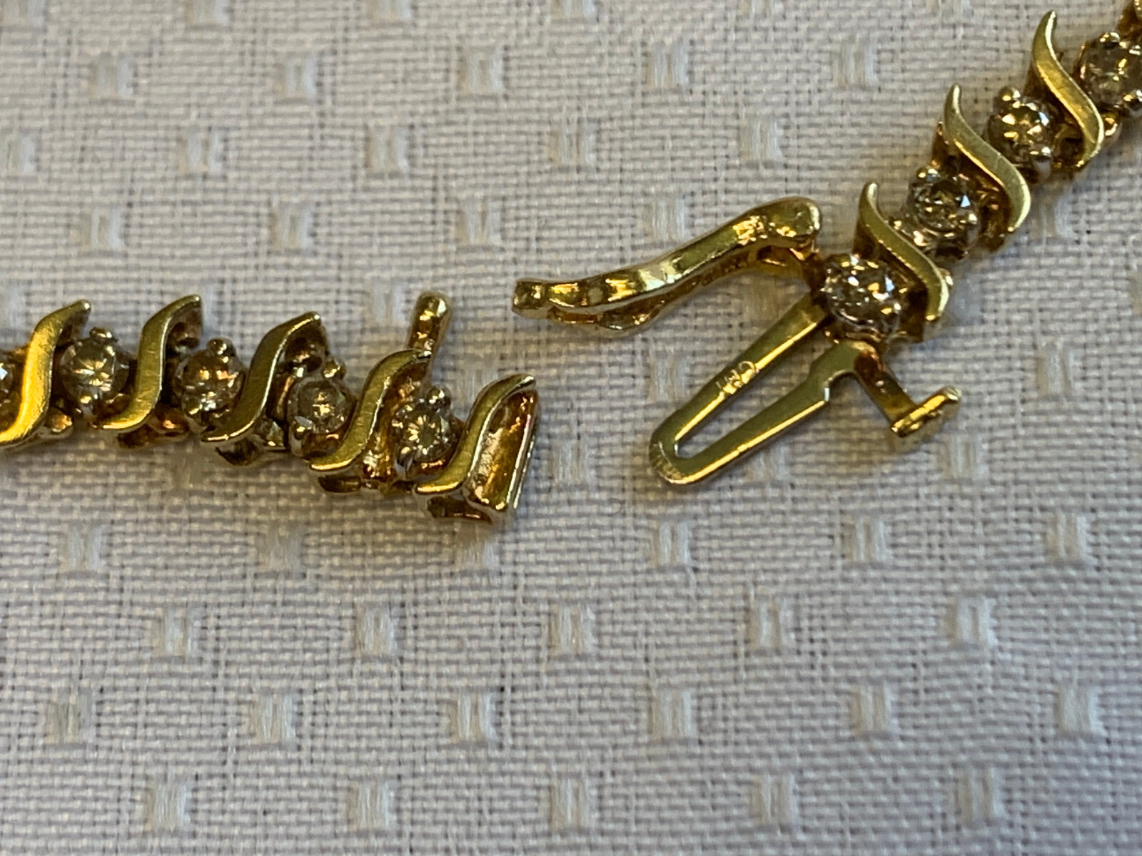 10K Yellow Gold Diamond Bracelet 7.71g Fine Jewelry 7″ Round Prong Box Clasp