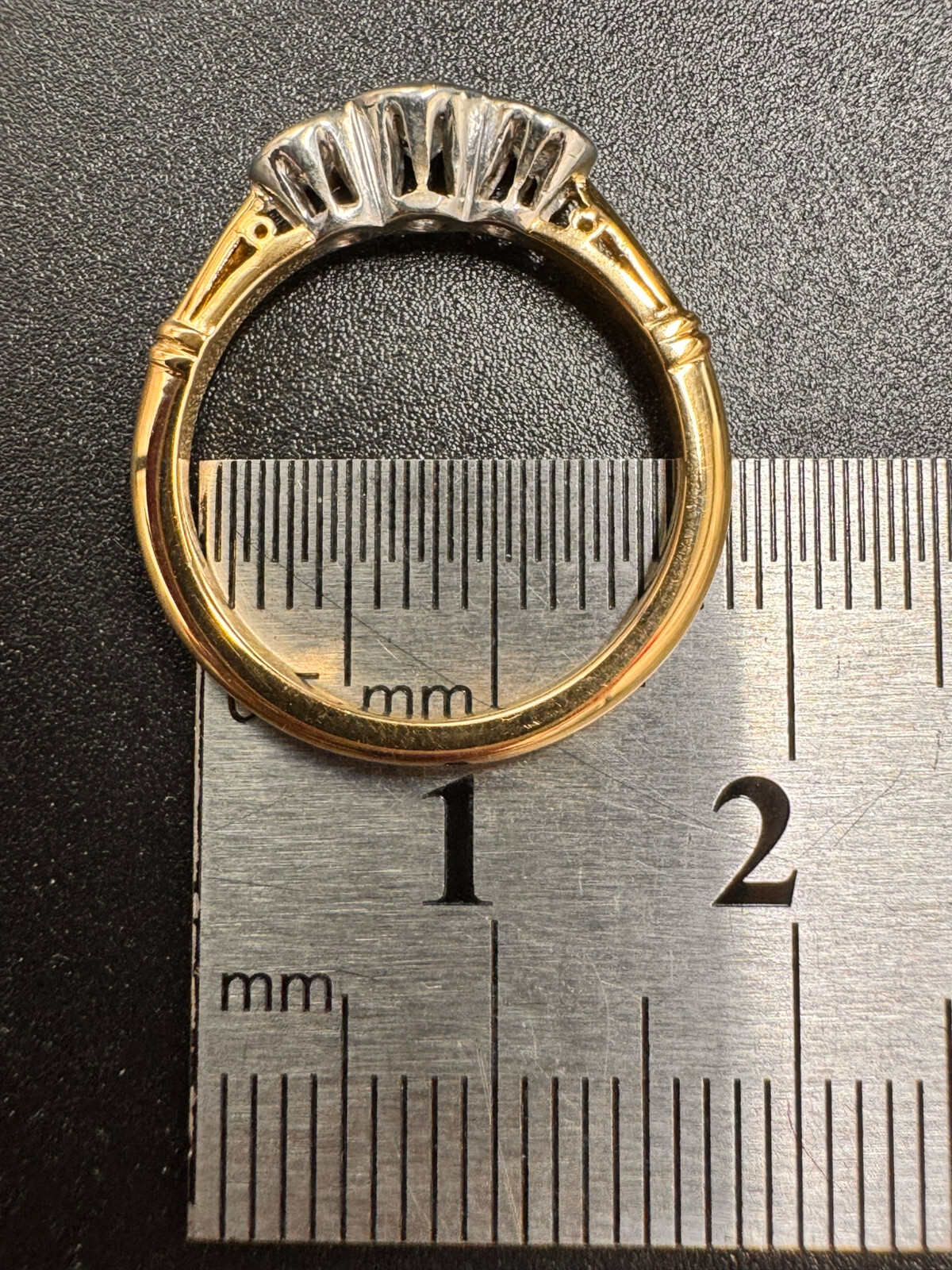 18 ct Yellow and White Gold Diamond Ring, two 0.07ct and a 0.20ct Diamonds