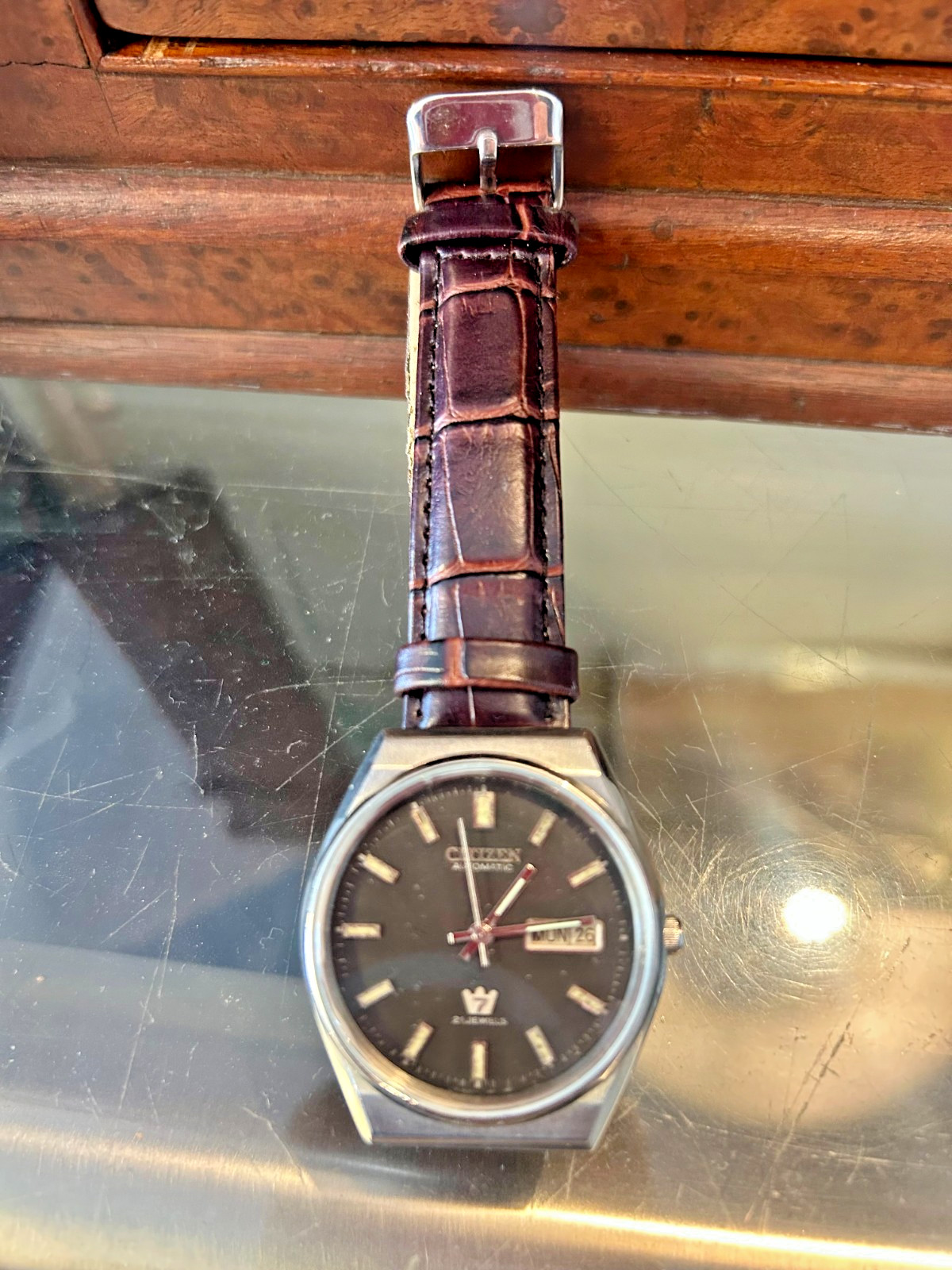 Distinguished Citizens Men’s Wristwatch – – Automatic 21J, Nice Leather Band