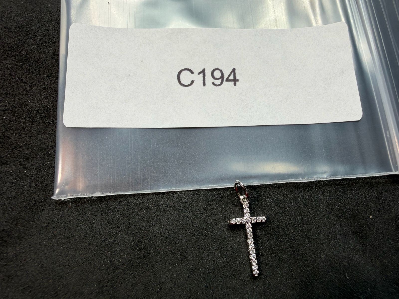 0.27g Vintage Sterling Silver 925 Pendant Cross Sparkling Design M