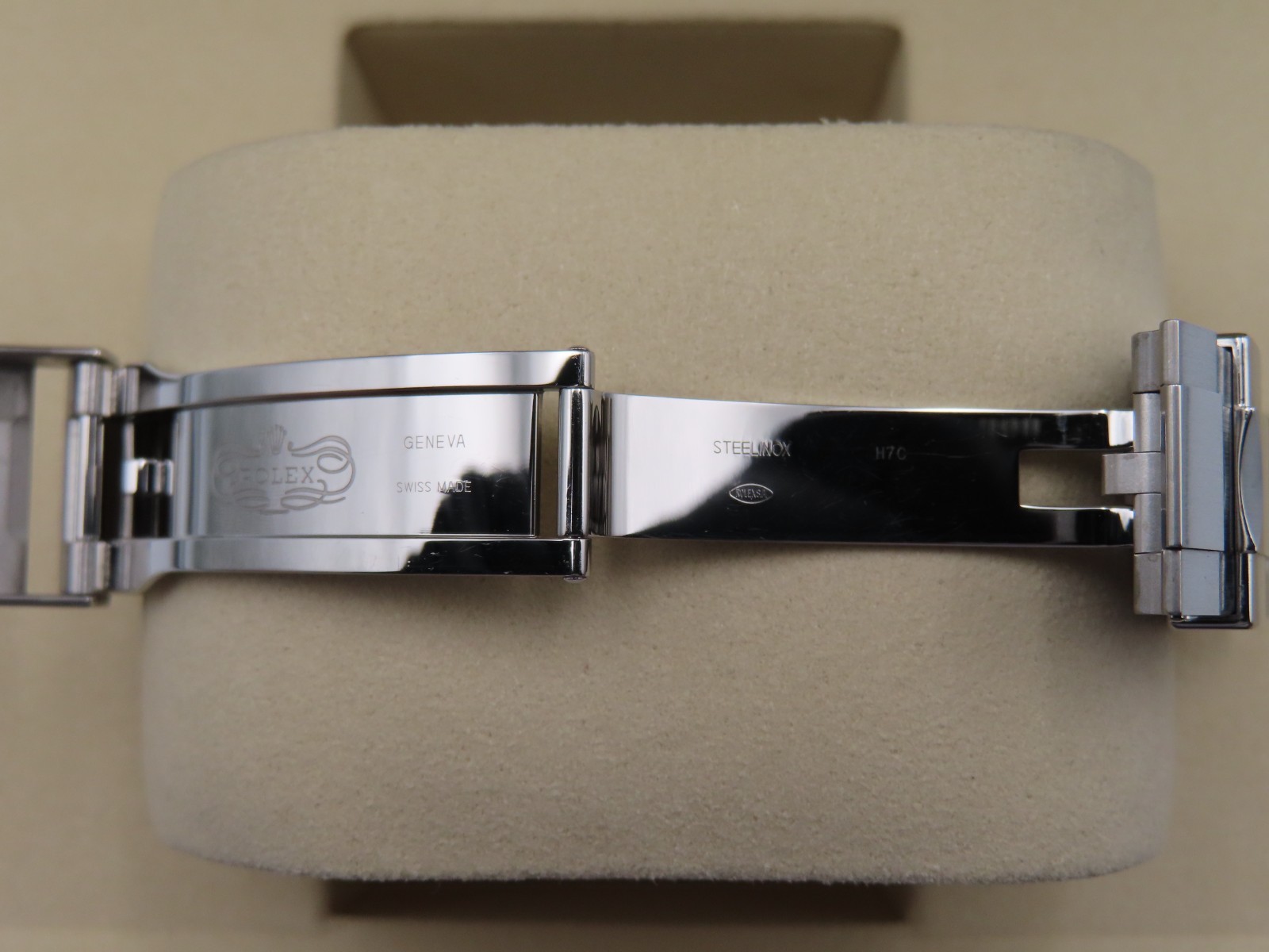 2025 Rolex Explorer I 224270 Black Dial Men’s 40mm Pre-Owned Wristwatch Full Set