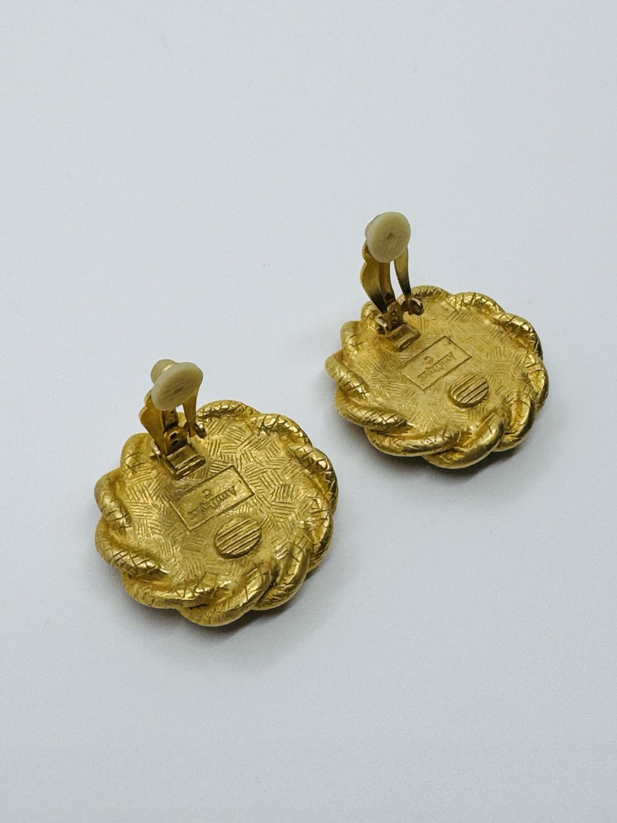 Vintage 80s Ann Taylor Red Resin Gold Rope Clip-On Earrings Statement Signed