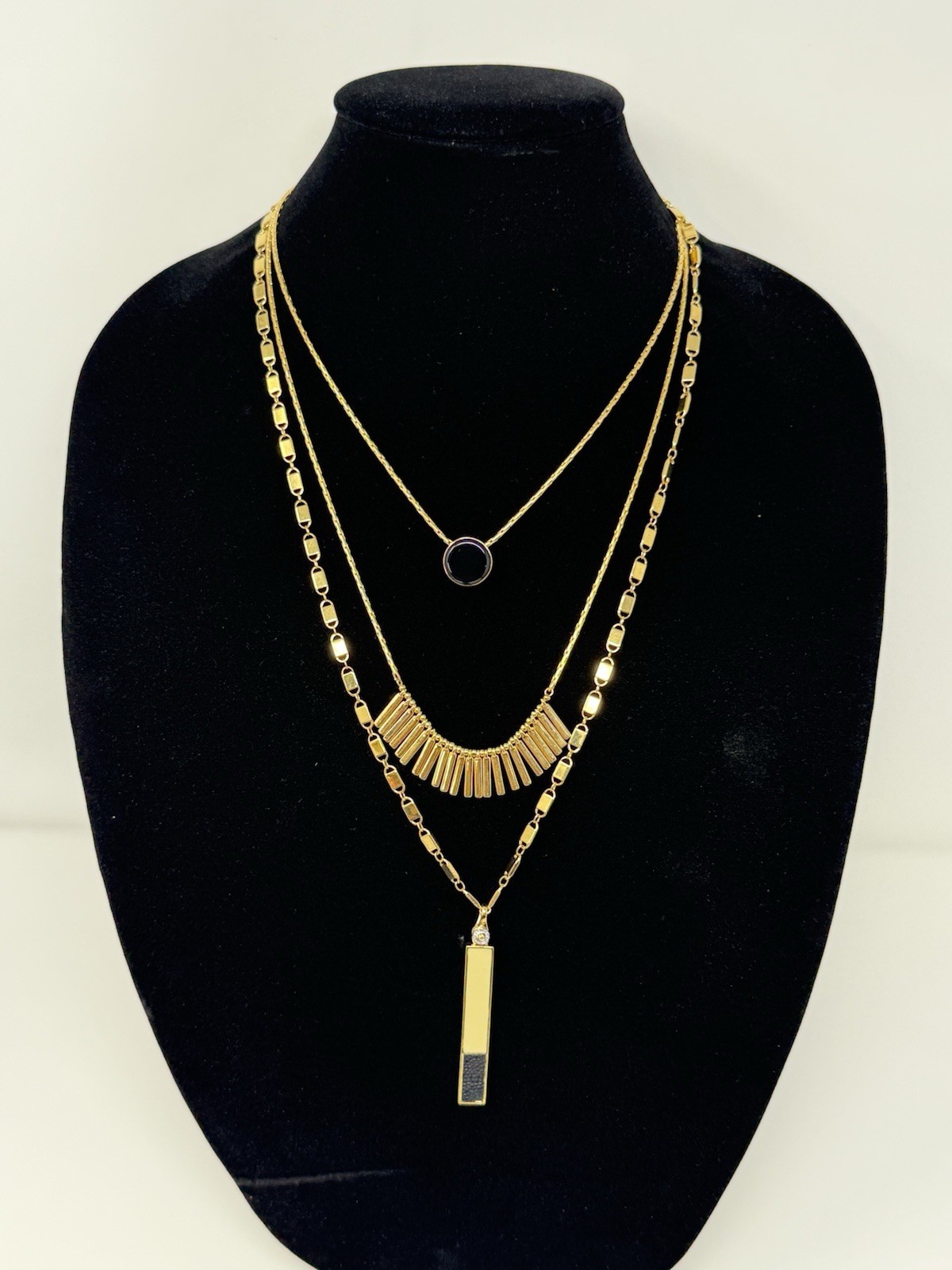 Henri Bendel triple layered look necklace gold tone chain-dressy