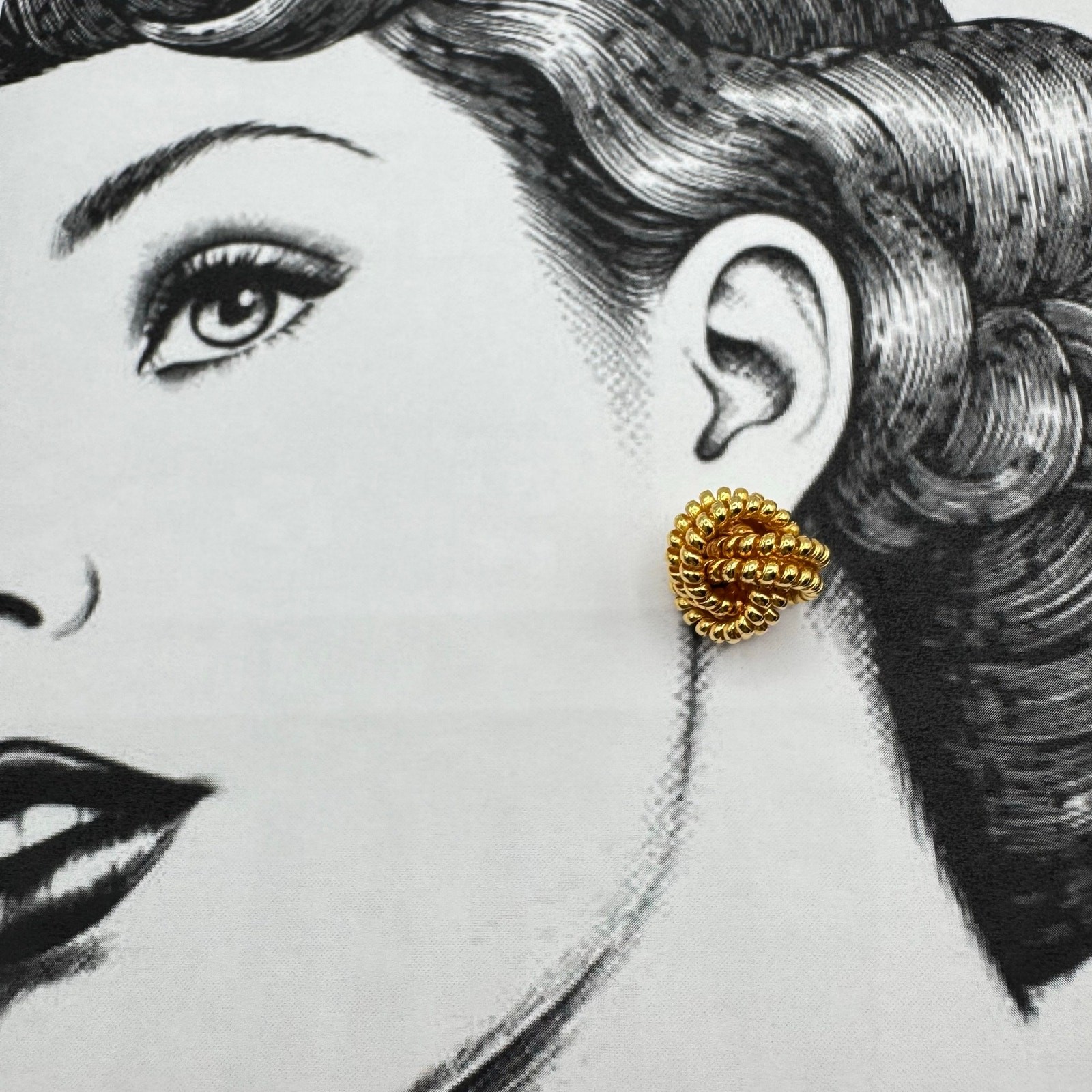 Vintage Chunky Coiled Yarn Ball Stud Earrings In Gold Tone 80s Big Bold Classic