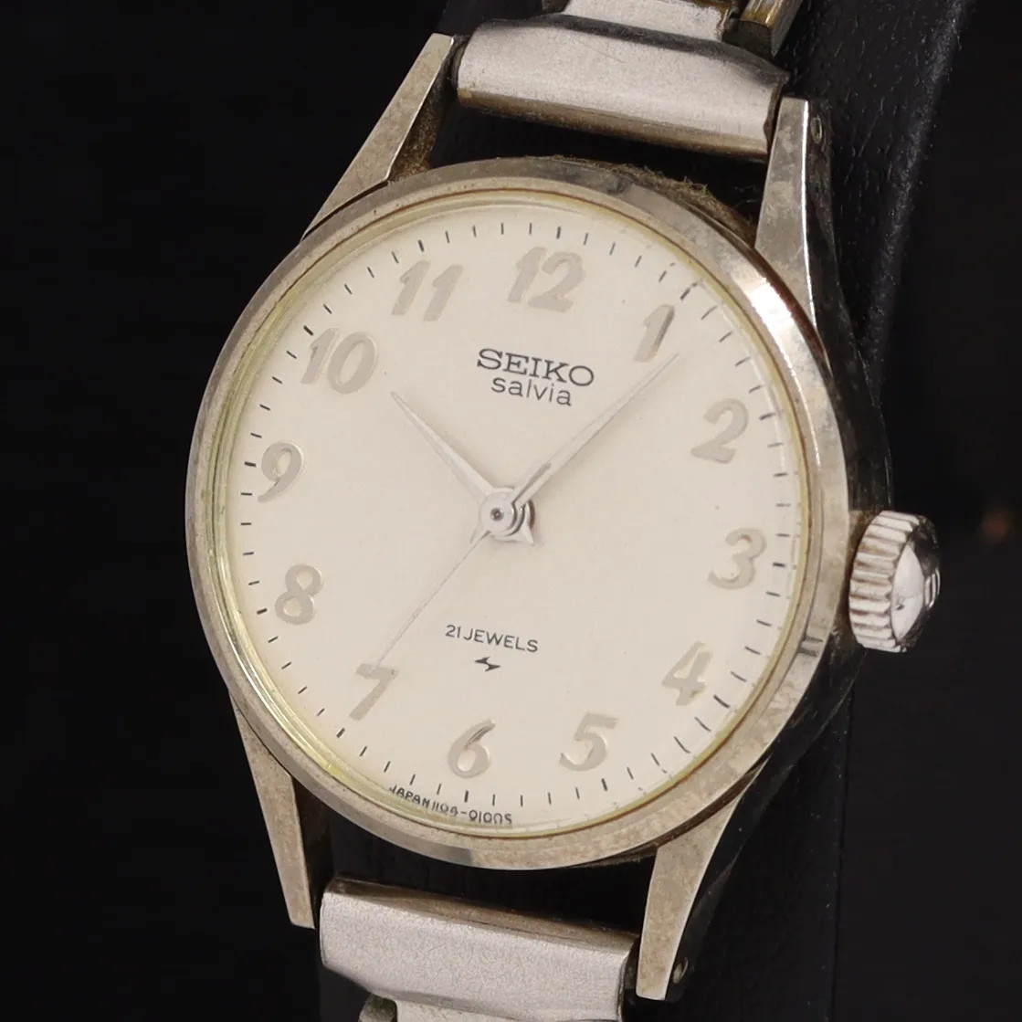 Working Seiko Salvia 1104-0030 Manual Winding Silver Dial 21 Jewels Ladies Watch