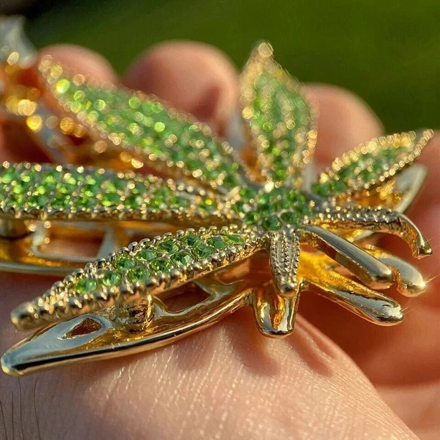 2Ct Round Cut Lab Created Peridot Marijuana Leaf Pendant 14K Yellow Gold Plated