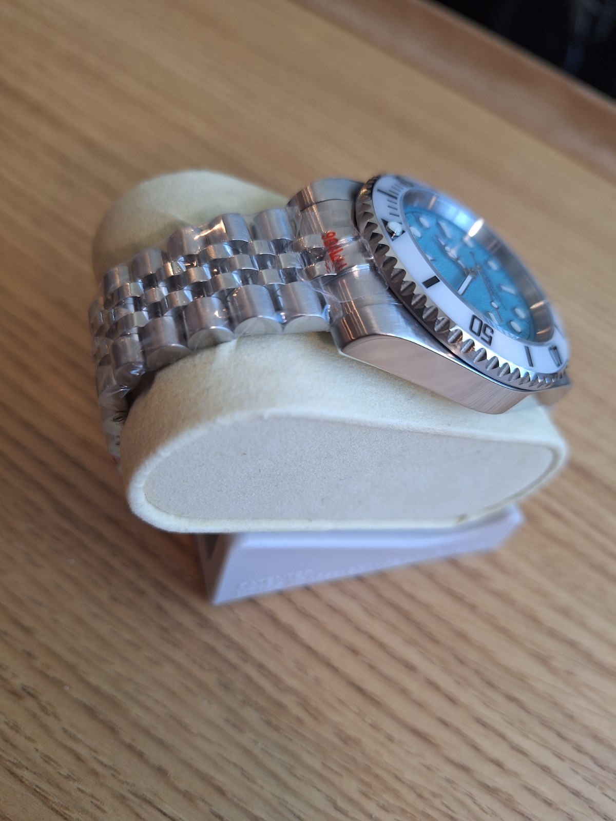 40mm Custom Glacier Blue Diver Watch – VH31, White Ceramic Bezel 904L Jubilee