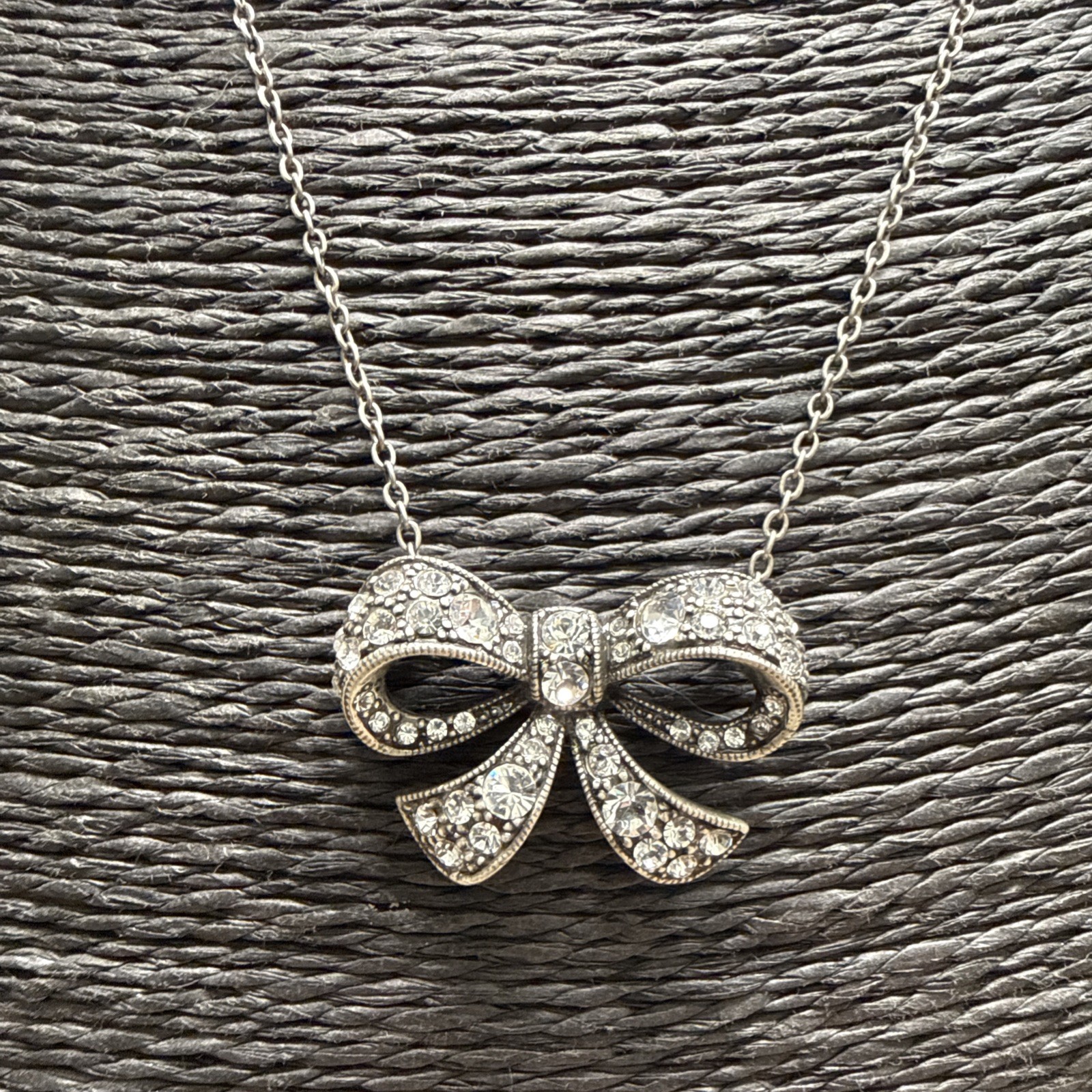 CATH KIDSTON Sparkly Bow Pendant Necklace Silver Tone 51cm/20″ Pretty Retro