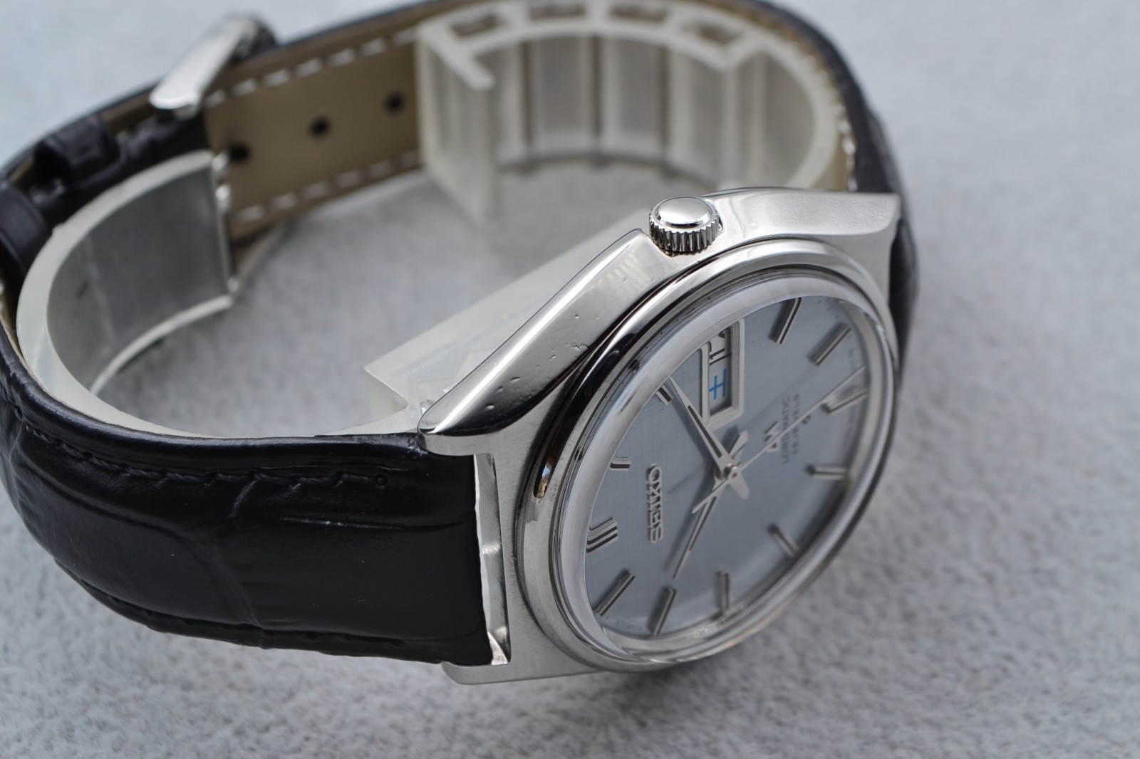 Vintage 1979 SEIKO LORD MATIC 5606-7010 blue / OH, Serviced