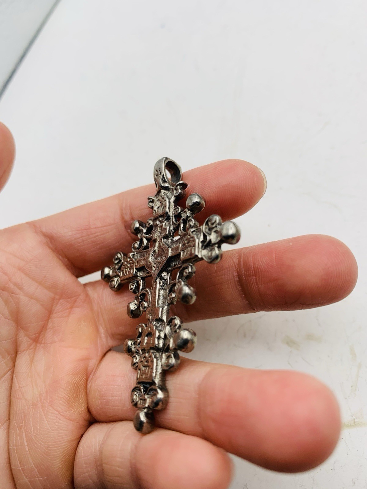 Vintage 1992 Metropolitan Museum of Art Silver Tone Byzantine Cross Cleo Pendant