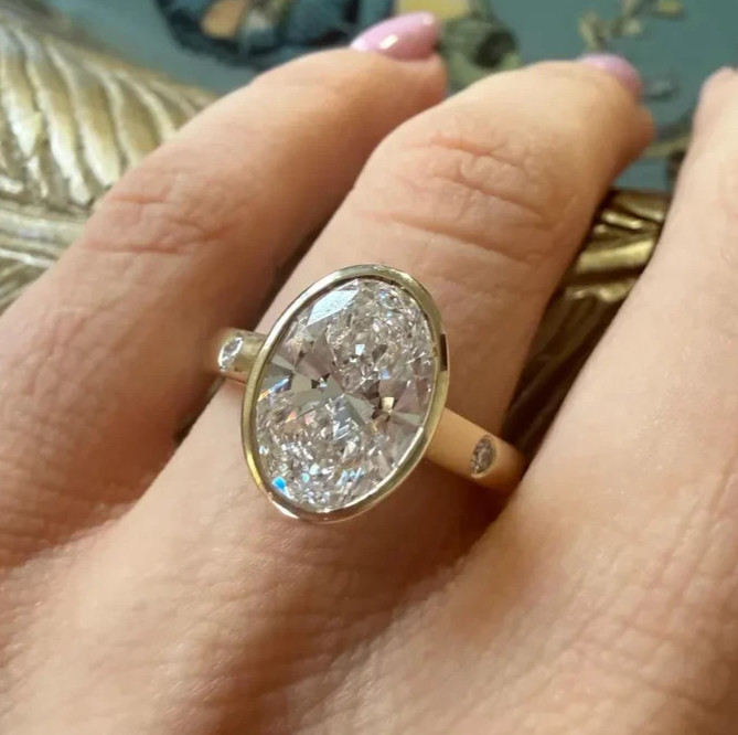 IGI Lab Grown Diamond 4.20 Ct OVAL-Cut BEZEL Wedding Ring EF/VS1 14K YELLOW GOLD