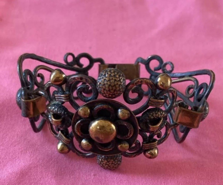 Vintage artisan copper necklace 29.5 In With 2 3/4in Pendant & Bracelet 6 1/2 In