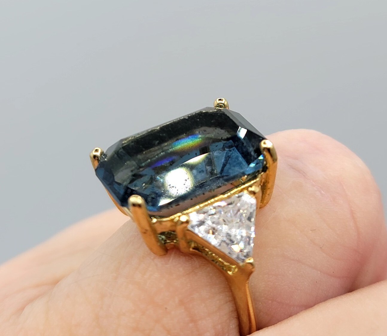 Vtg Sz 6 Ring Blue Clear Cubic Zirconia Signed 18KGE Gold Electroplated Jewelry