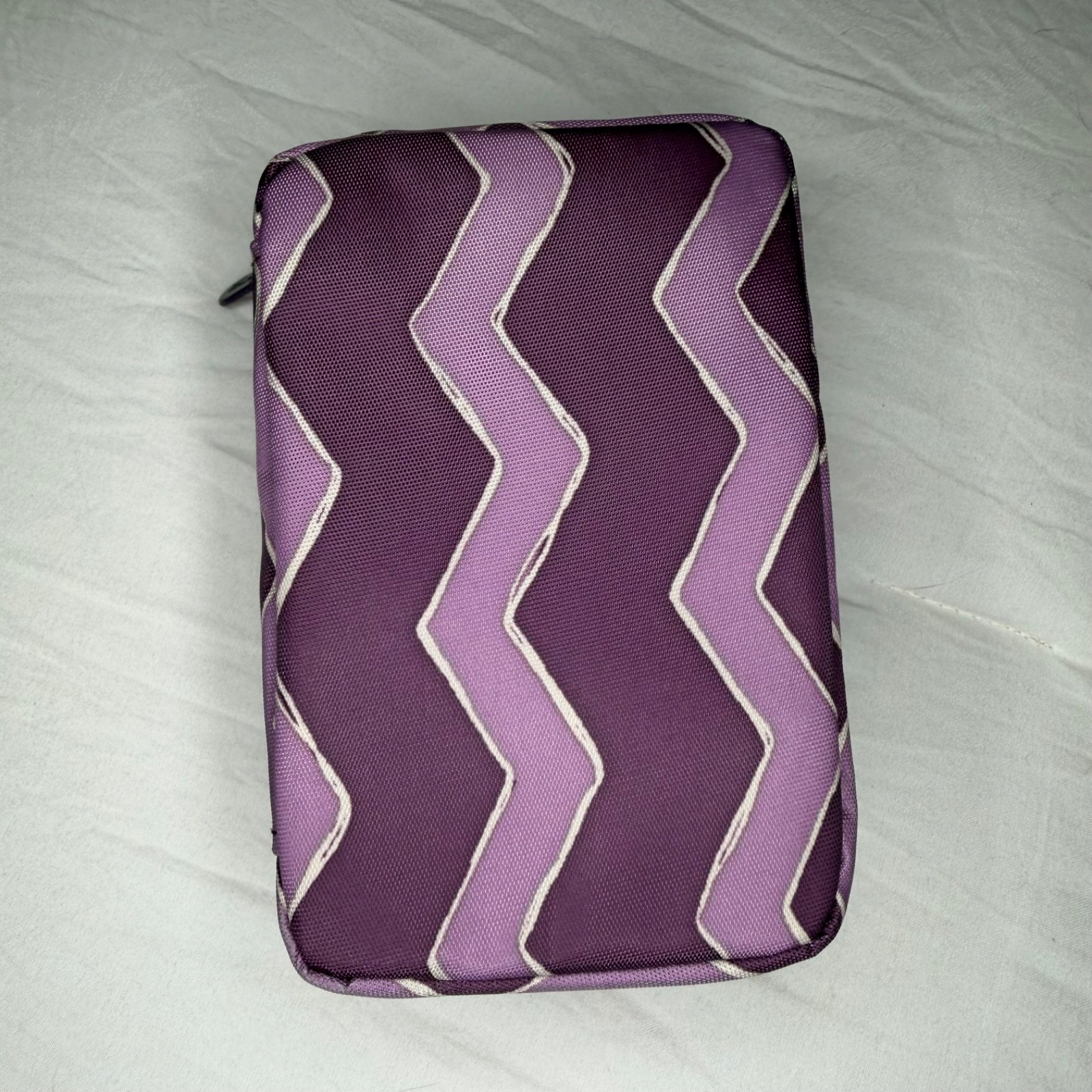 Thirty One Baubles & Bracelets Zipper Close Case w/ Mesh Bags NWT Purple Chevron