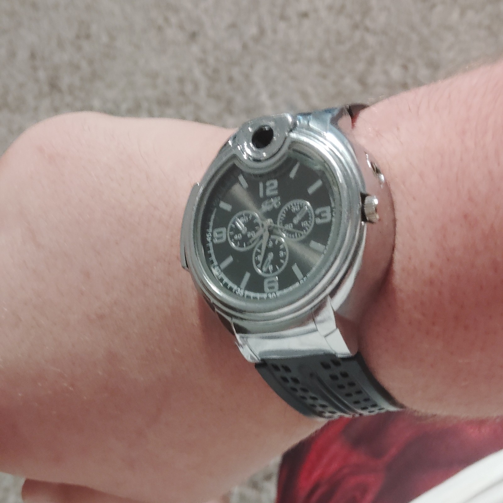 Quartz Chronograph Analog Watch Black Dial Silver Tone Case Watch Lighter