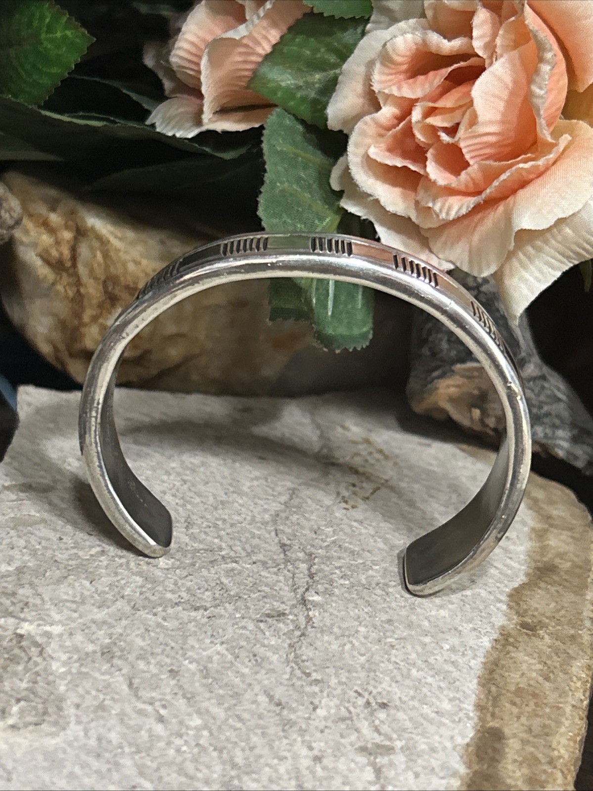 31. Mary & Ken Bill 925 Navajo Patterned 16.6mm wide Cuff bracelet 7 5/8″, 93.9g