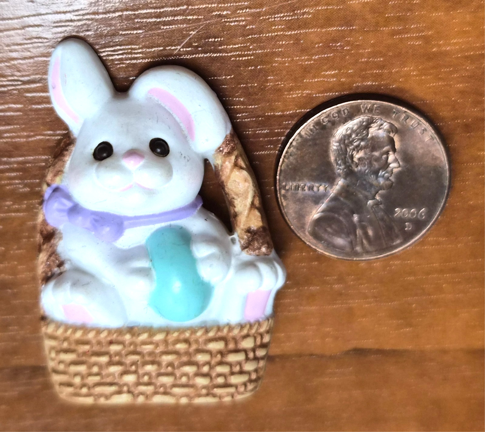 Vintage 90’s Hallmark Cards Spring Easter Bunny Rabbit In A Basket Pin / Brooch
