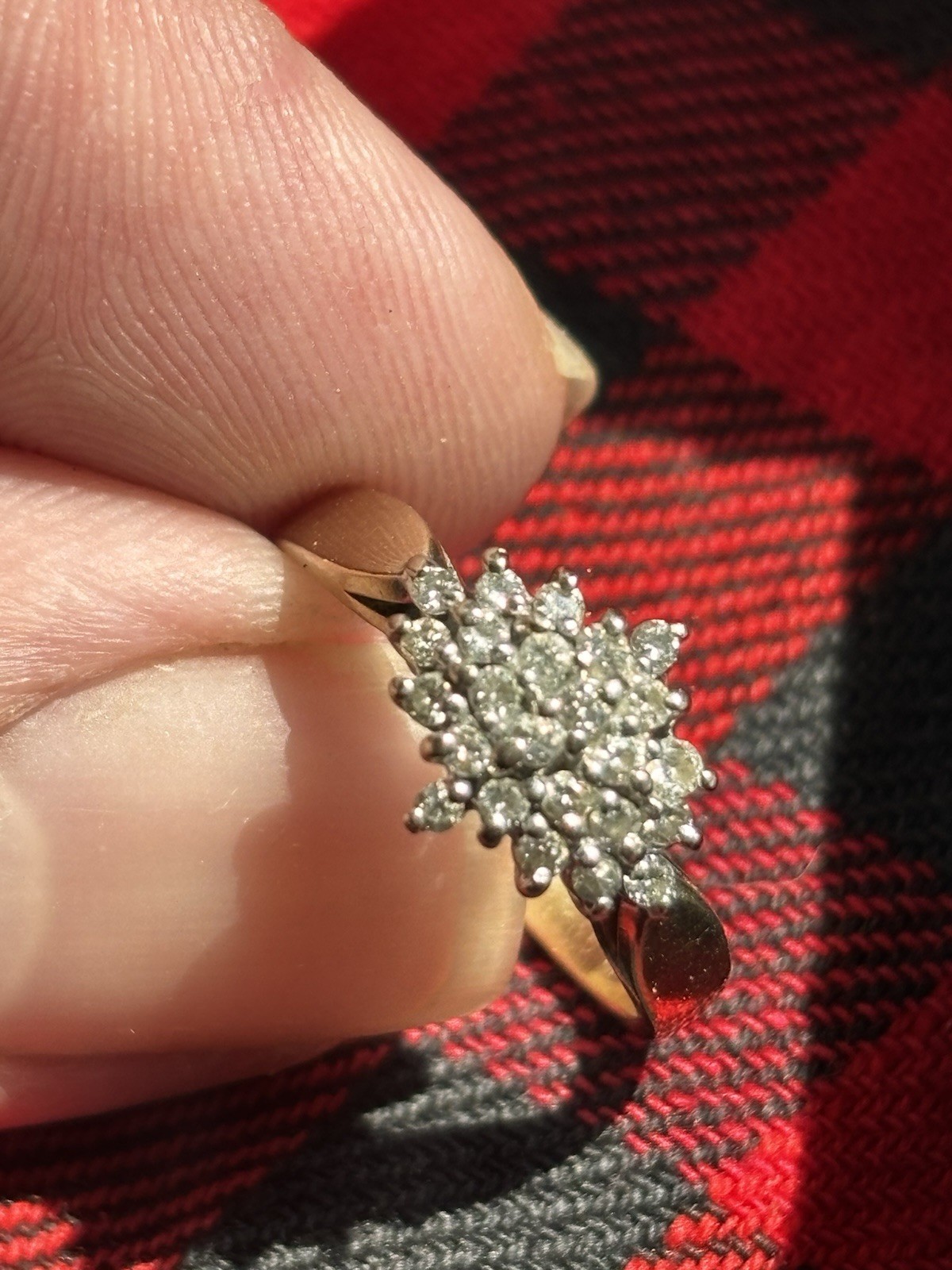 14K Yellow Gold Cluster Diamond Ring Size 7, 2mm Band, Round White Diamonds