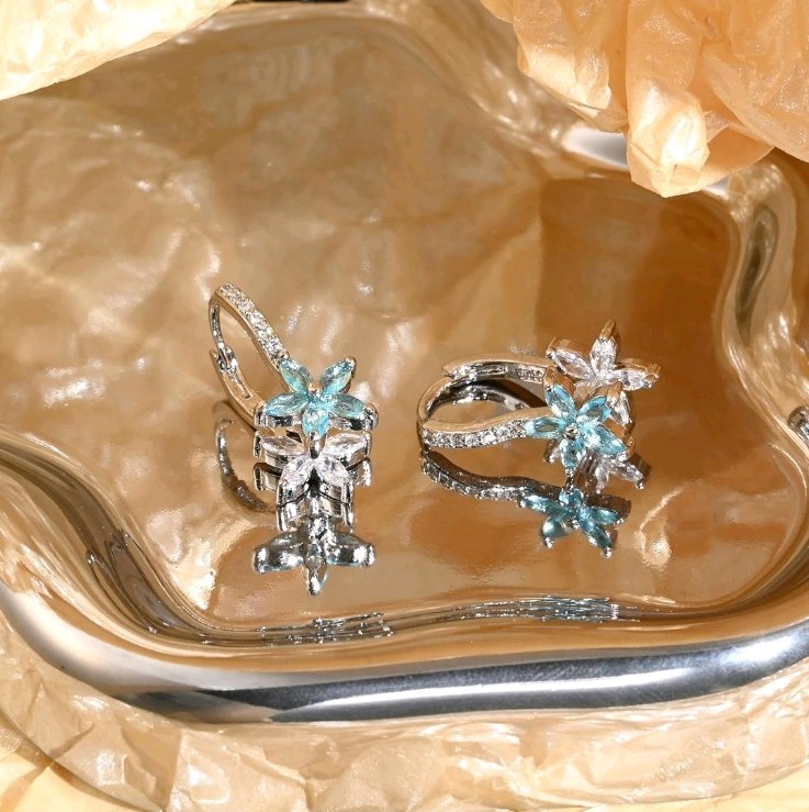 925 Sterling Silver Stamped Double Flower Earings Aquamarine & White CZ Lever Bk