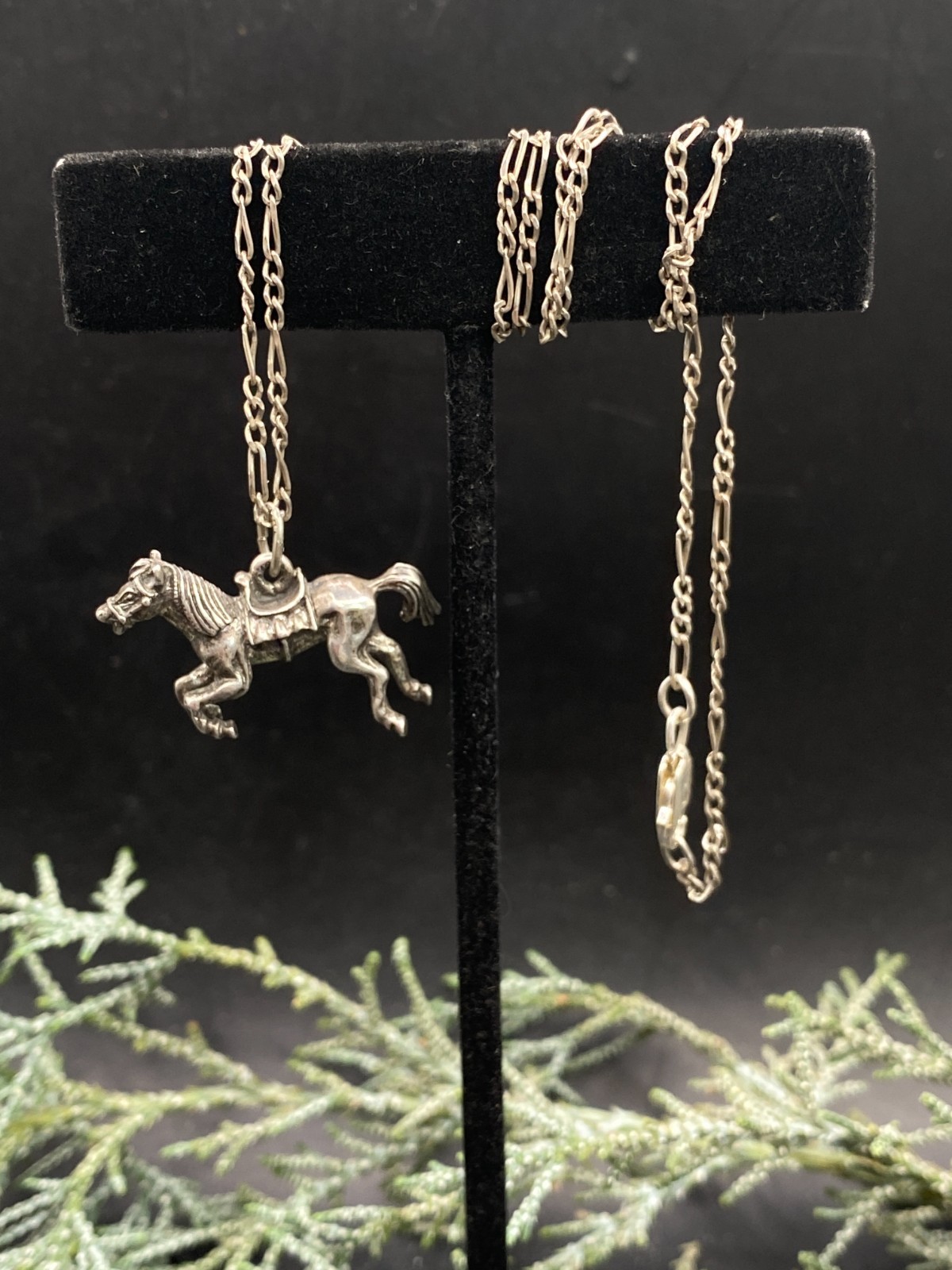 VTG solid sterling 3D running HORSE pendant, 18″ figaro chain necklace – 9.82g