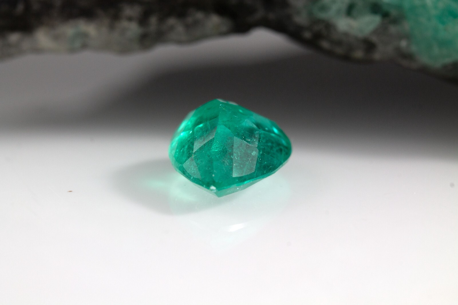12.5 X 8.3mm 3.18 Carat Pear Fine Natural Colombian Emerald Loose Gemstone
