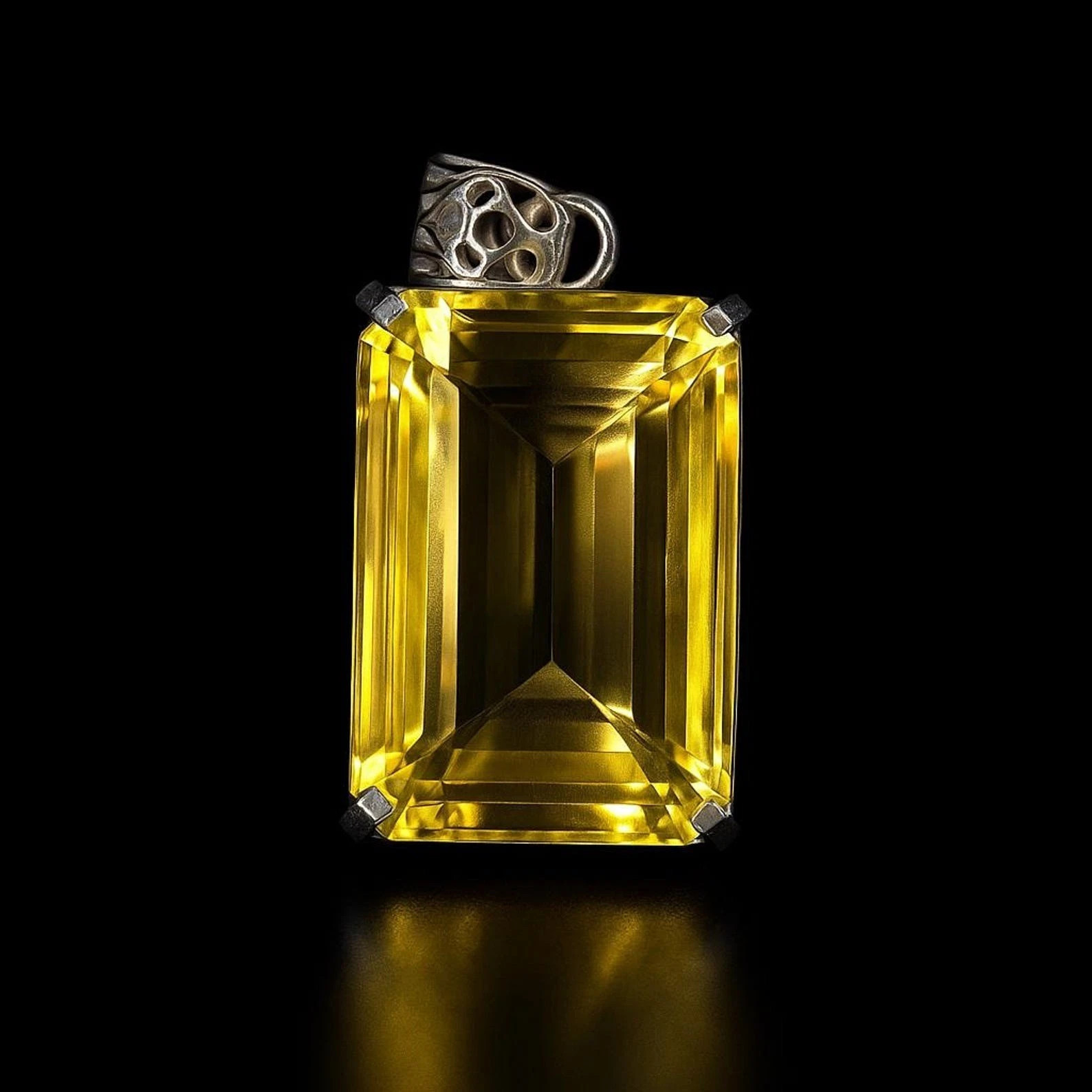 GIE Certified Natural Emerald Cut 105 Ct Yellow Citrine Pendant Loose Gemstone