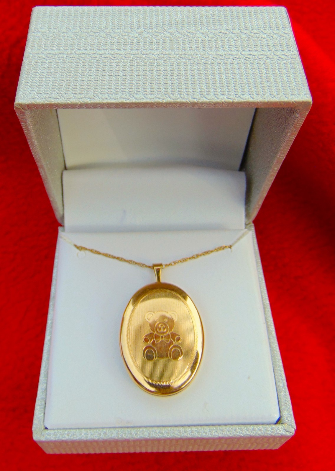 14 KARAT GOLD FILLED LOCKET ~ ENGRAVED TEDDY BEAR ~ 18″ CHAIN ~ NEW IN BOX