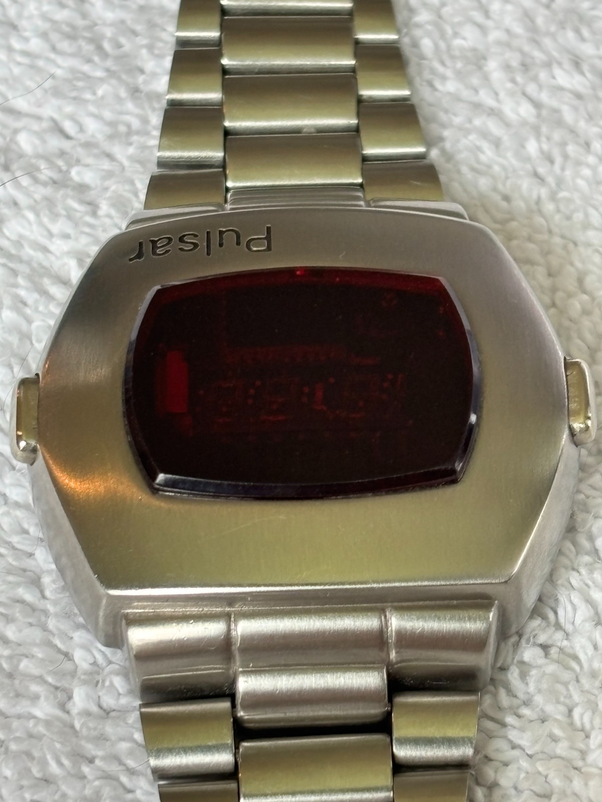 Pulsar P3 LED working perfectly and bright crystal is perfect