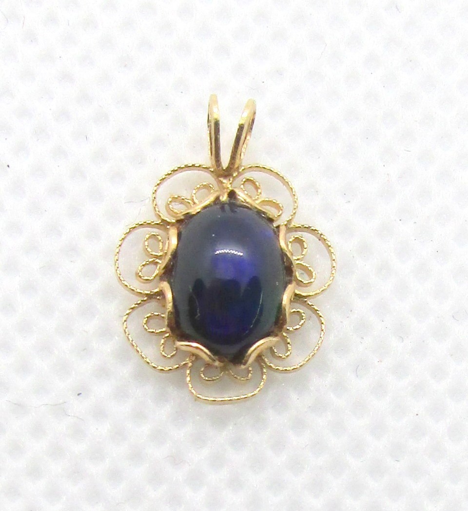 14K YELLOW GOLD OVAL BLACK OPAL FILIGREE PENDANT 15X11MM ~ 0.5 G