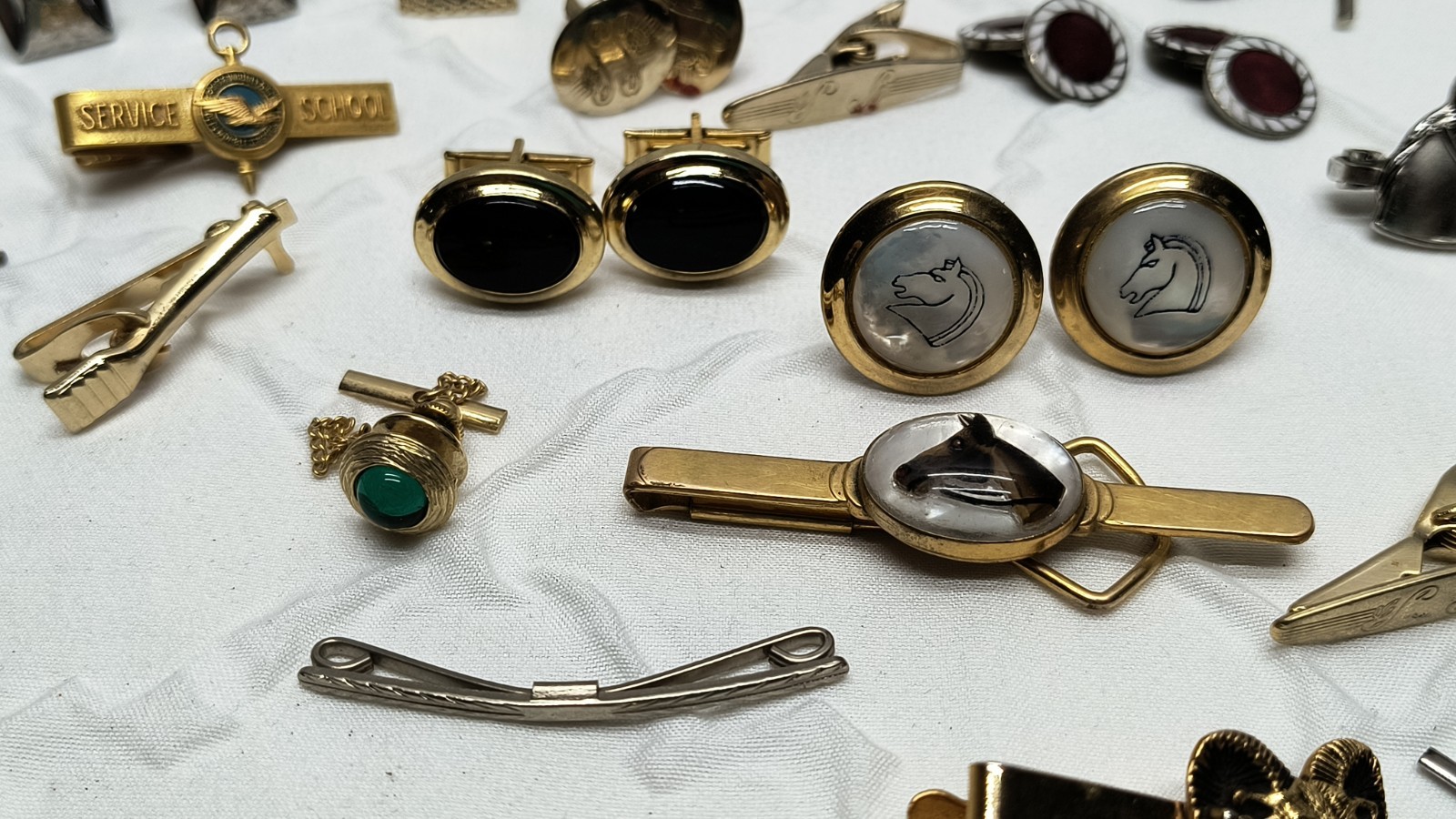 Vintage Tie Tacks Tie Bar Clips Cuff Links Lot Gold & Silver Tone 120 + Pieces