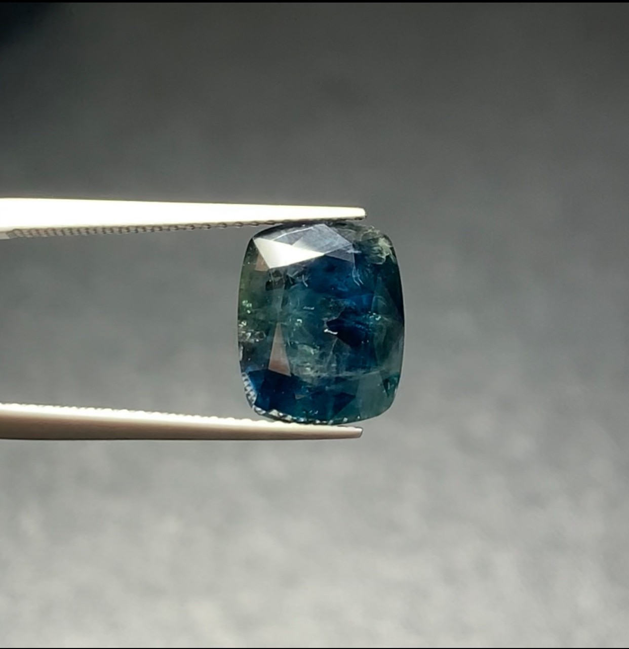 Natural Parti Sapphire Gemstone, 6.10 Crt From Madagascar