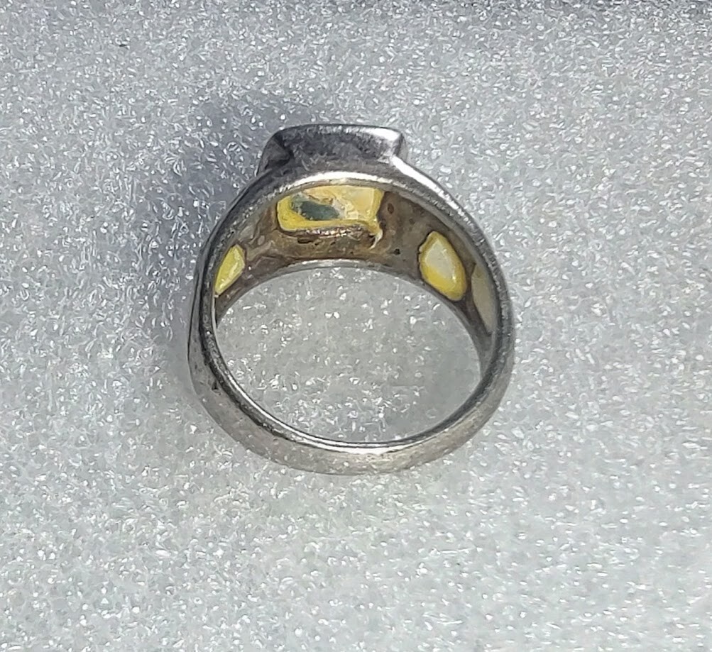 Mother Of Pearl Real Solid 925 Sterling Silver Ring size 6 1/4 ((365))