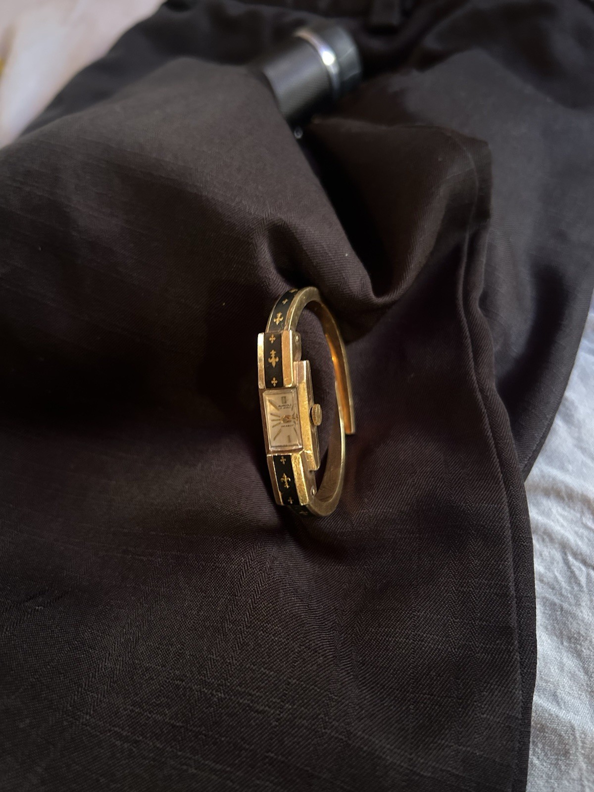 Aureole Women’s Swiss Watch 17 Jewels Vintage On Hinged Bangle