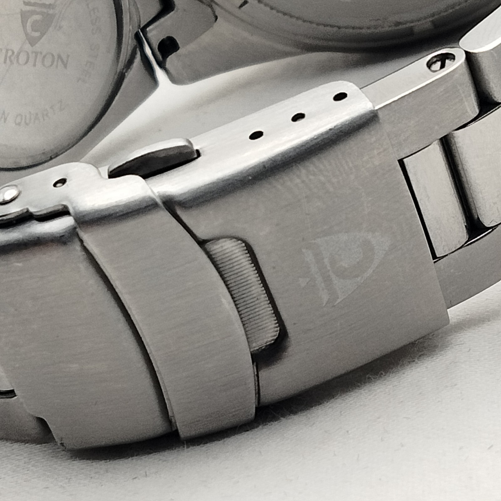 Croton Model CA301150SSBL Dual Time Automatic/Quartz Watch With Box.