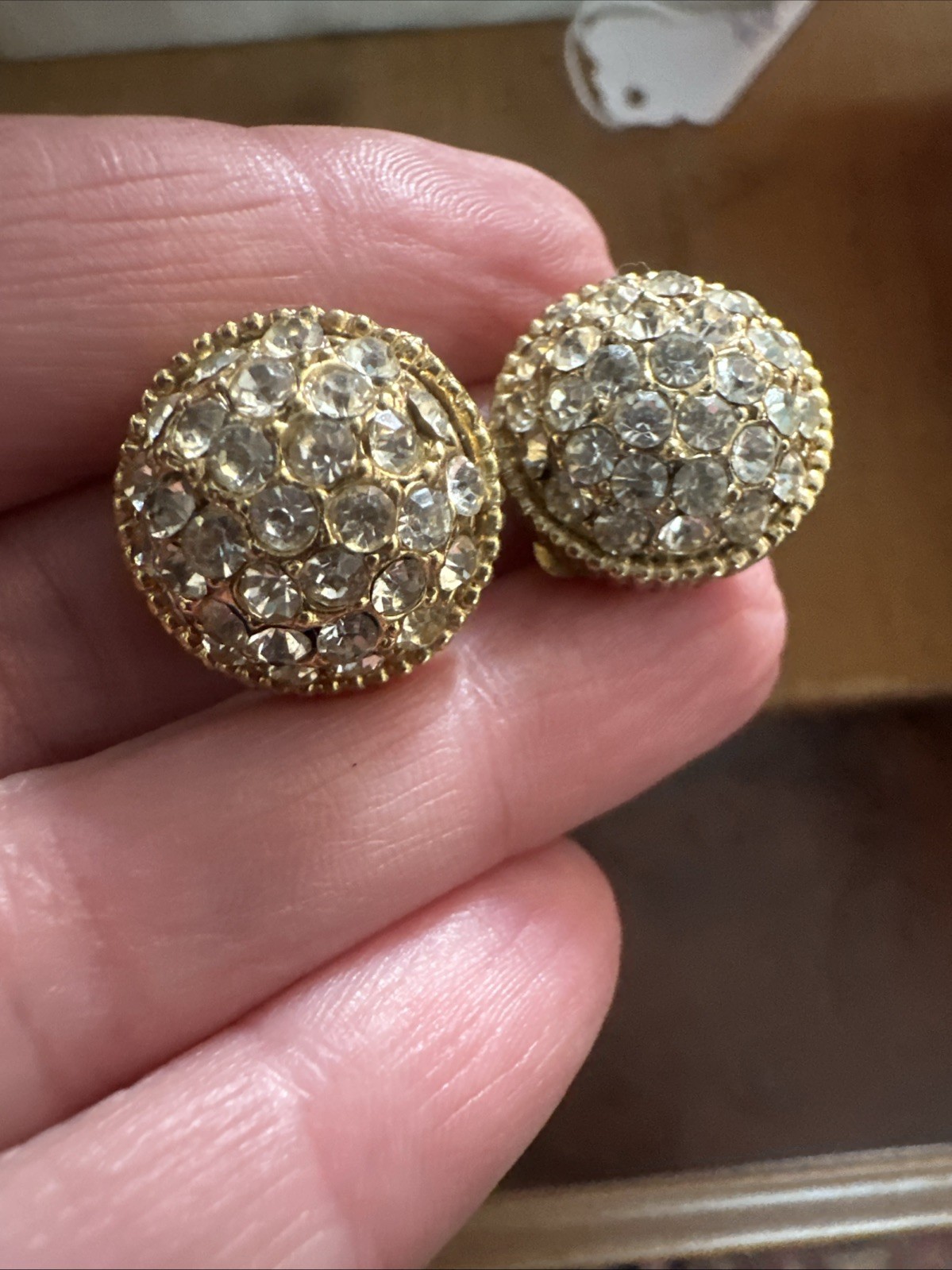 Vtg Mid 20th Century Rhinestone Gold Color Brooch And Matching Clip On Earrings