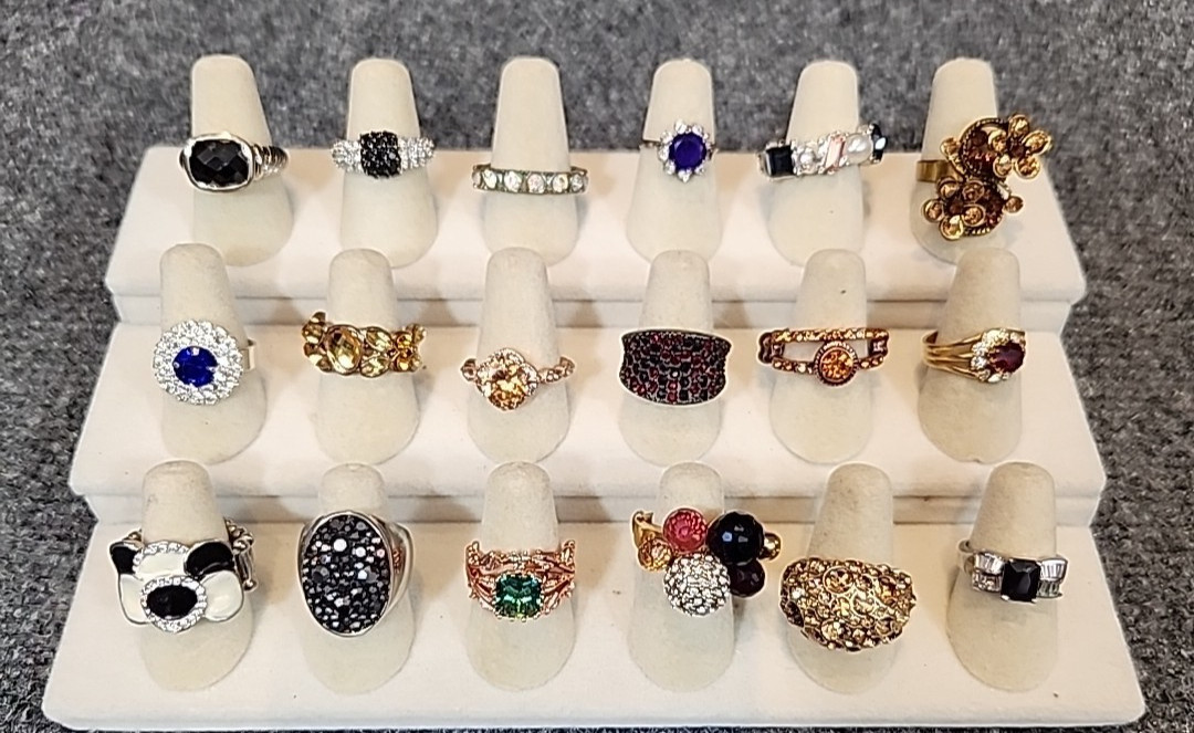 Jewelry 18 Rhinestone Rings Adjustable Sized Stretch Multi-Colored Bands Lot#262