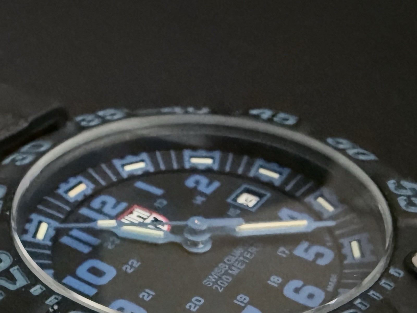 Luminox 3050 Swiss Made 200m Quartz Men’s Diver Watch Date Black/Blue w/ Box
