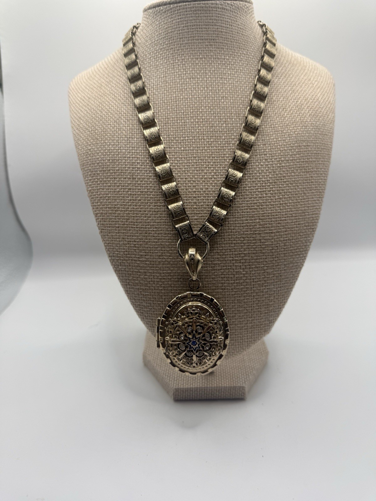 Bookchain Necklace With Beautiful Locket