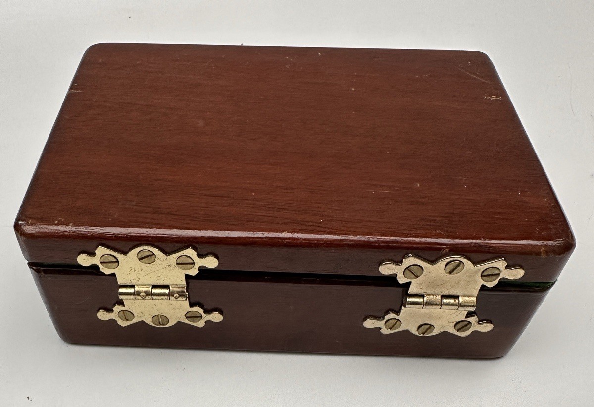 Vintage Pocket watch display case – Holder for 6 pocket watches – 16cm x 12cm