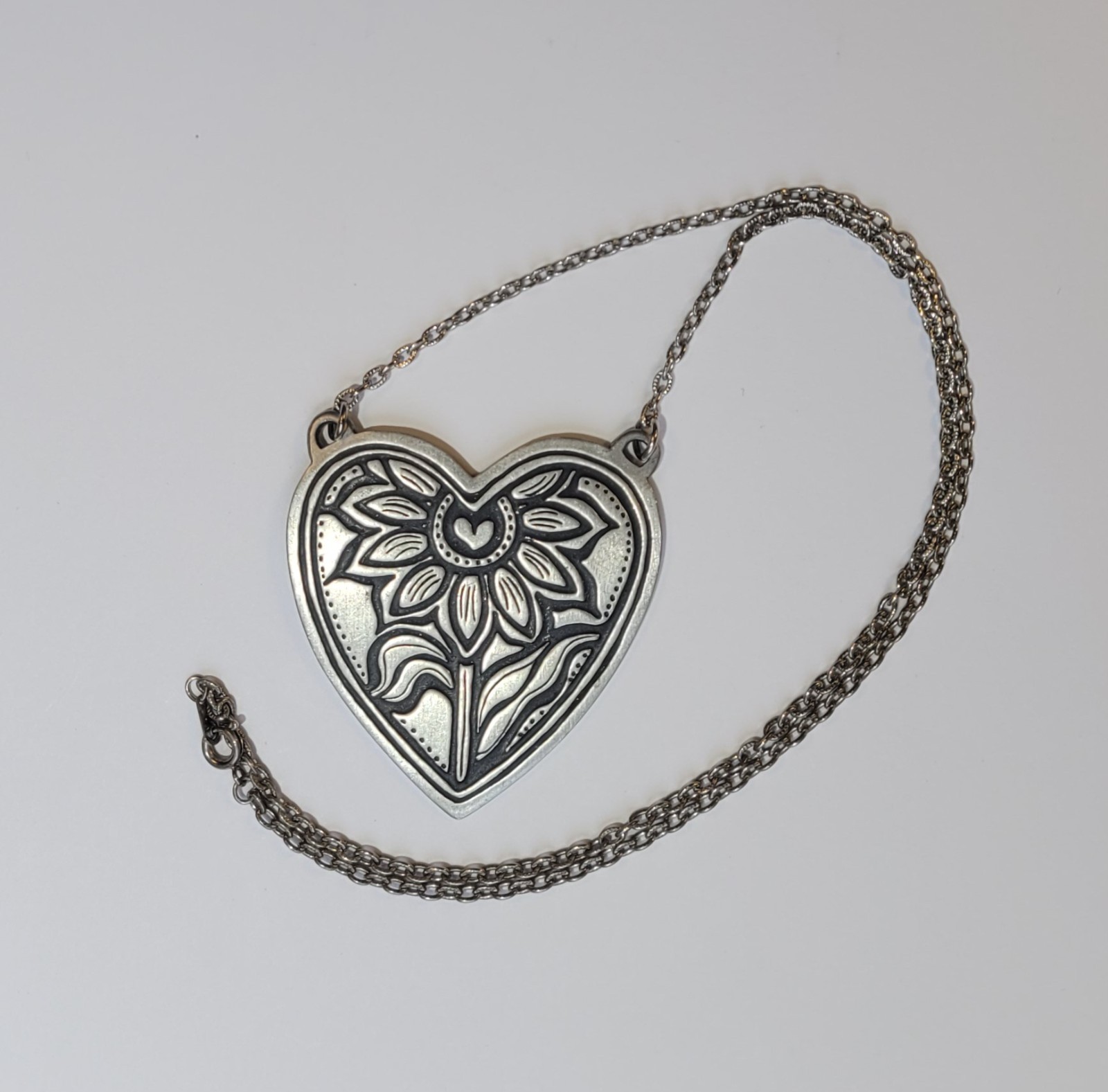 Marcie USA Sunflower On Heart Handcrafted Pewter Pendant 25in Necklace Vintage