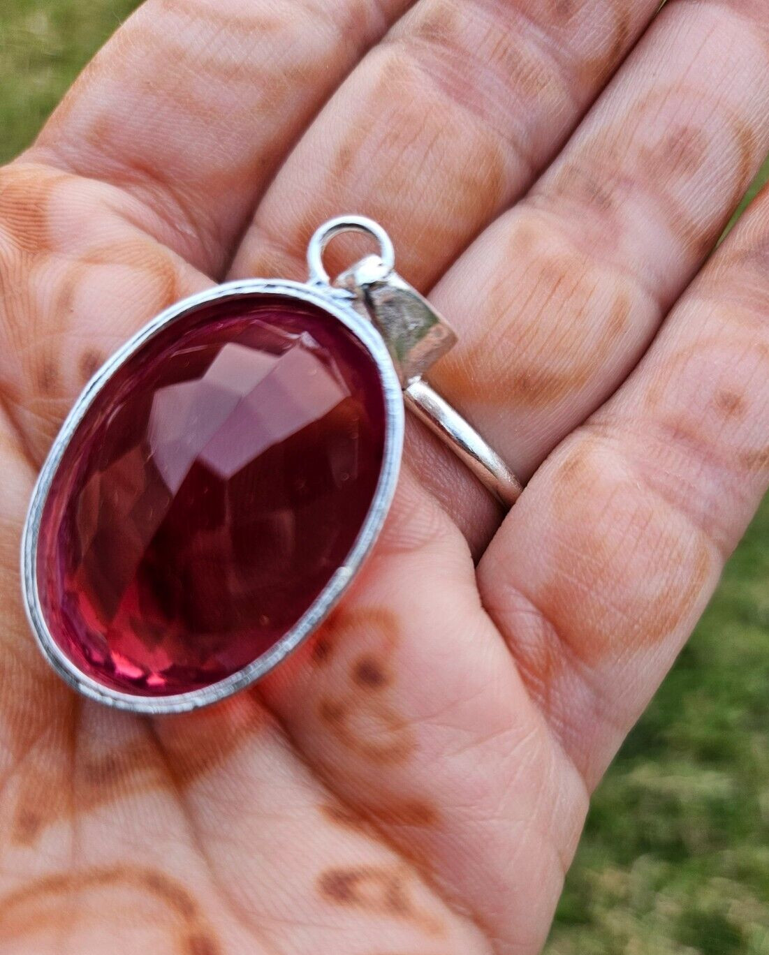 92.8 CT+ Certified Oval Natural Zultanite 7 Color Pendant 925 Silver Jewelry