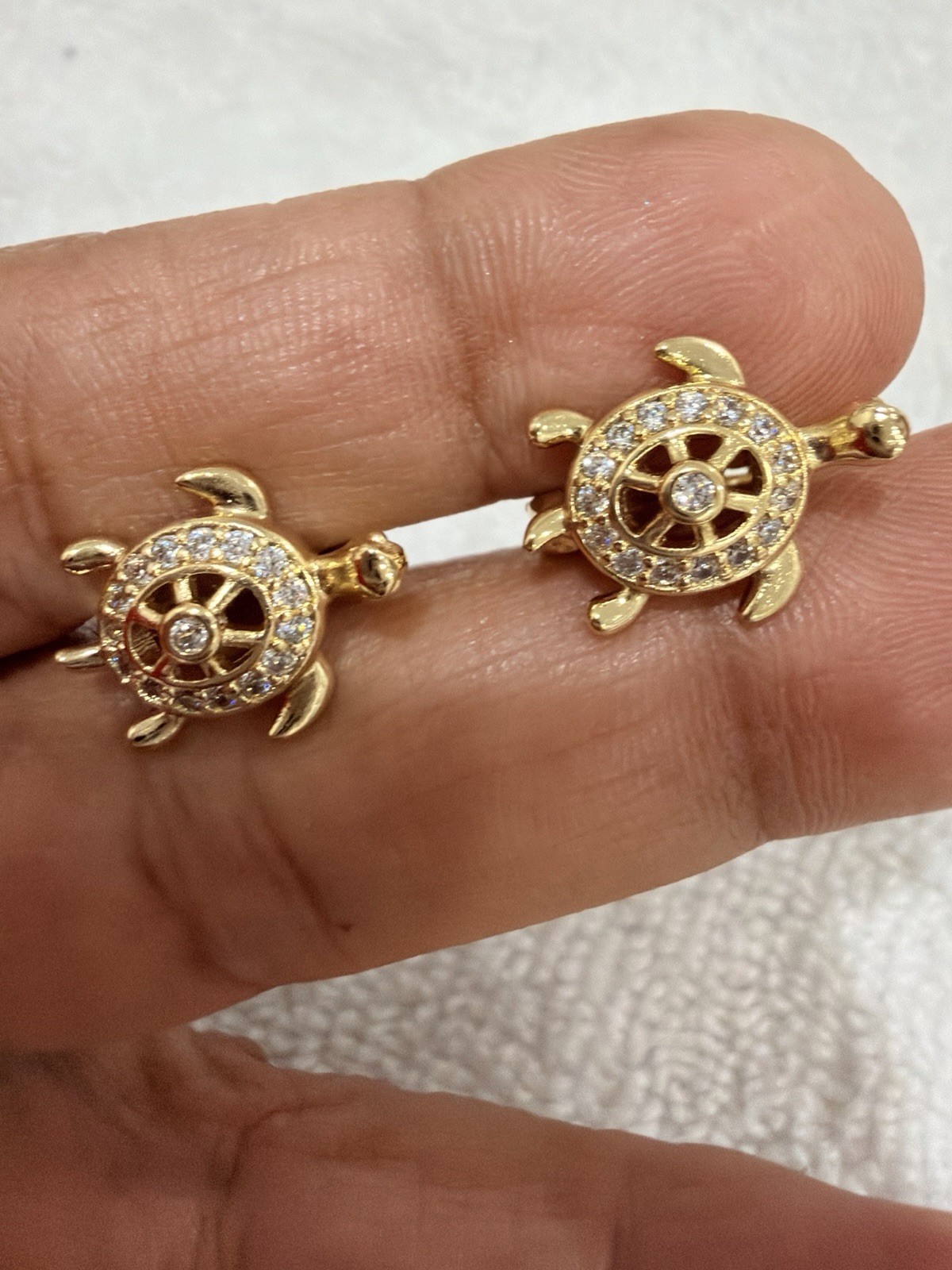 Pendiente Tortuga Laminado En 14k Nuevos Con Sirconia