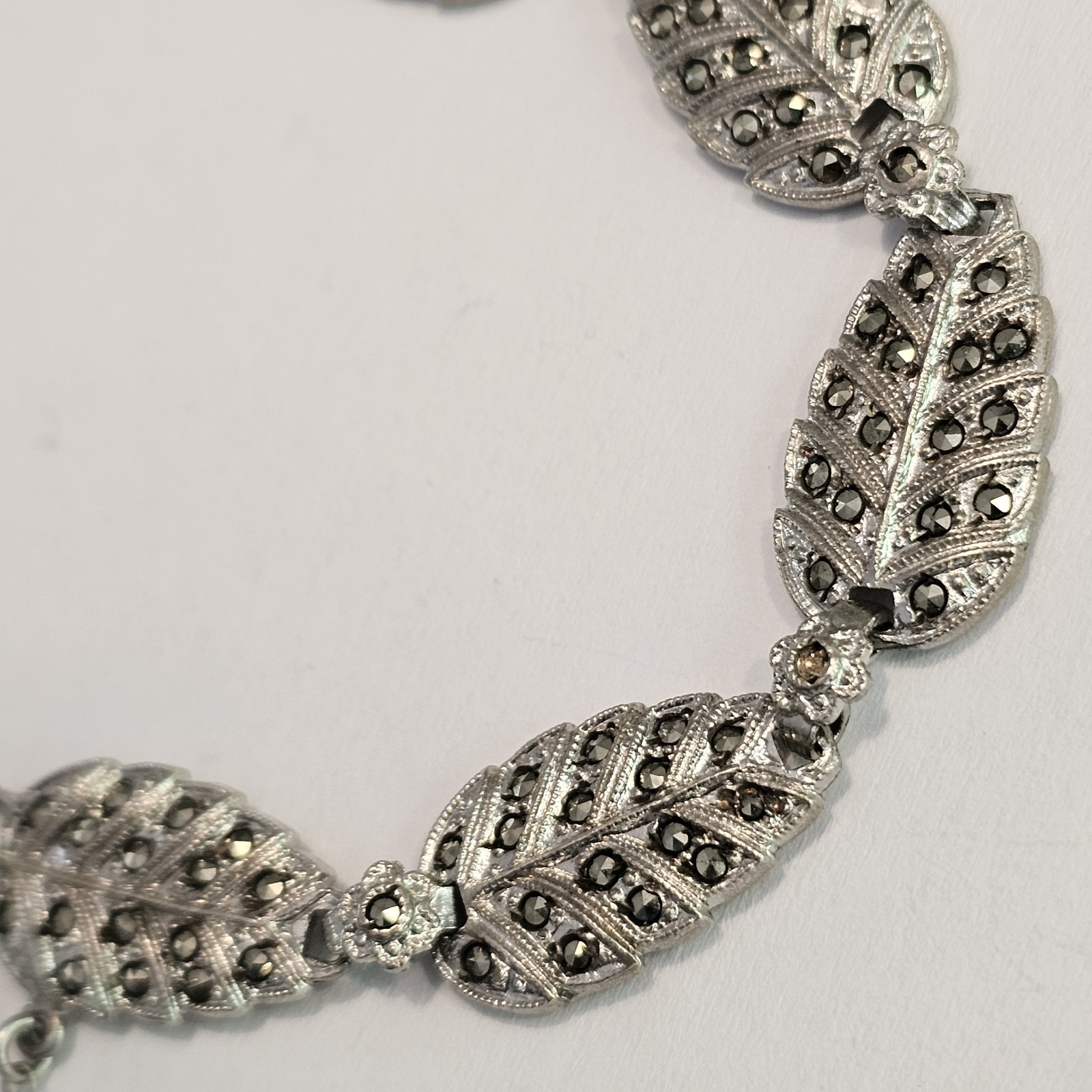 Vintage Signed B.B. Sterling Leaf Design Bracelet with Marcasite Stones 7 5/8″